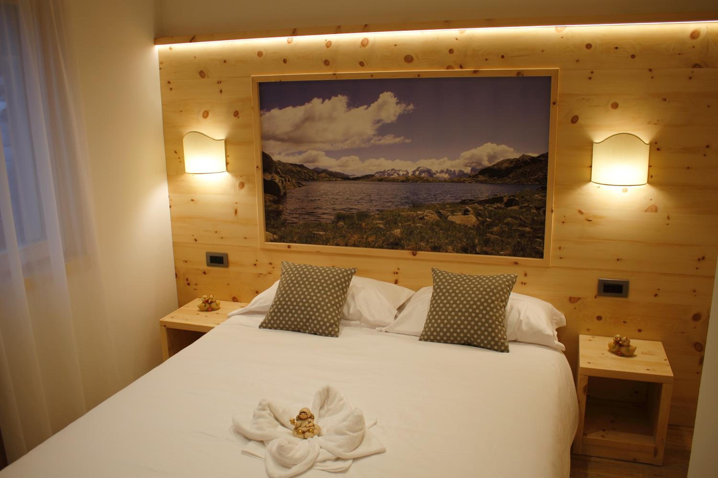 Deluxe Double or Twin Room photo 3