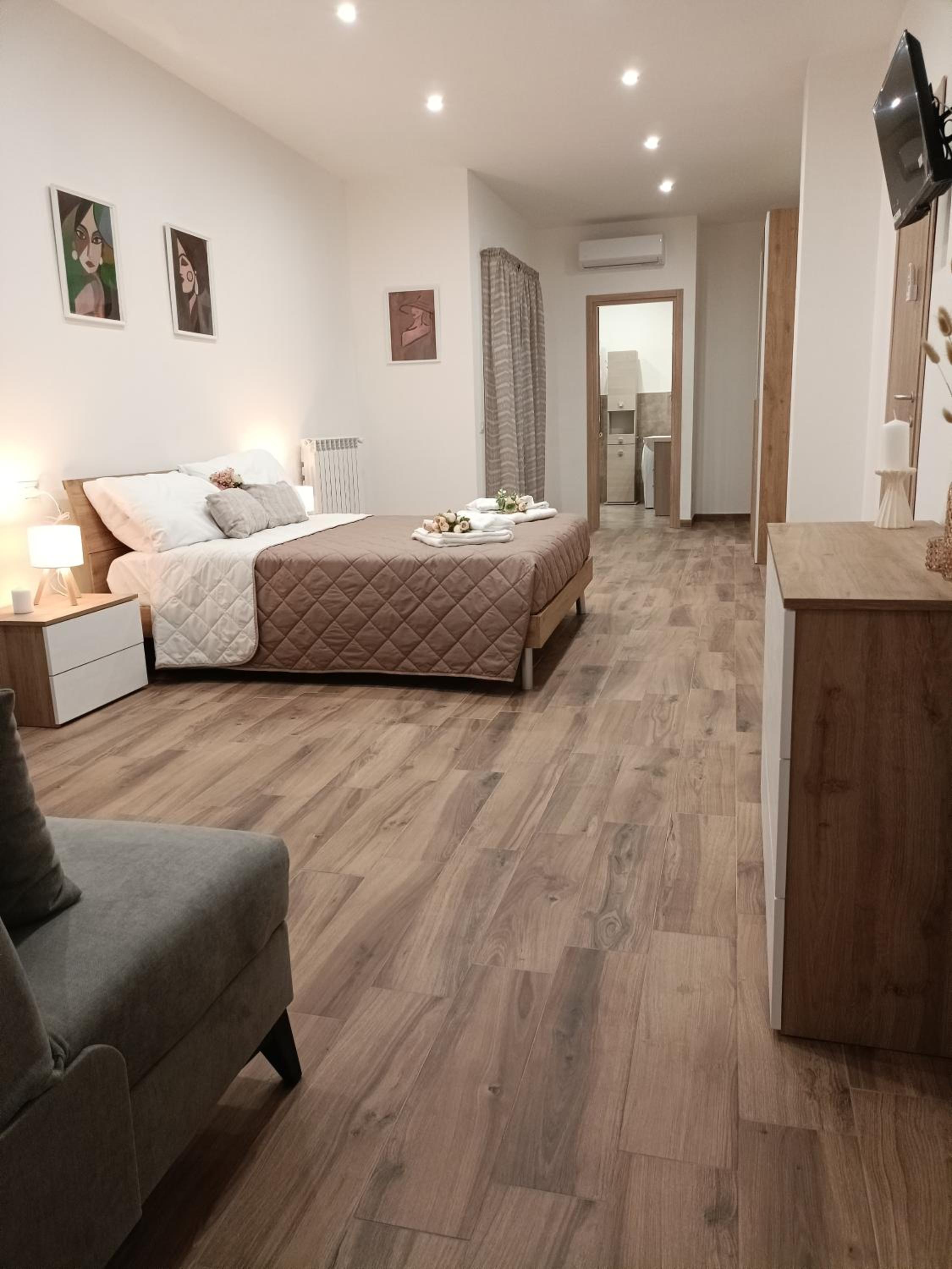 Deluxe Double Room With Extra Bed