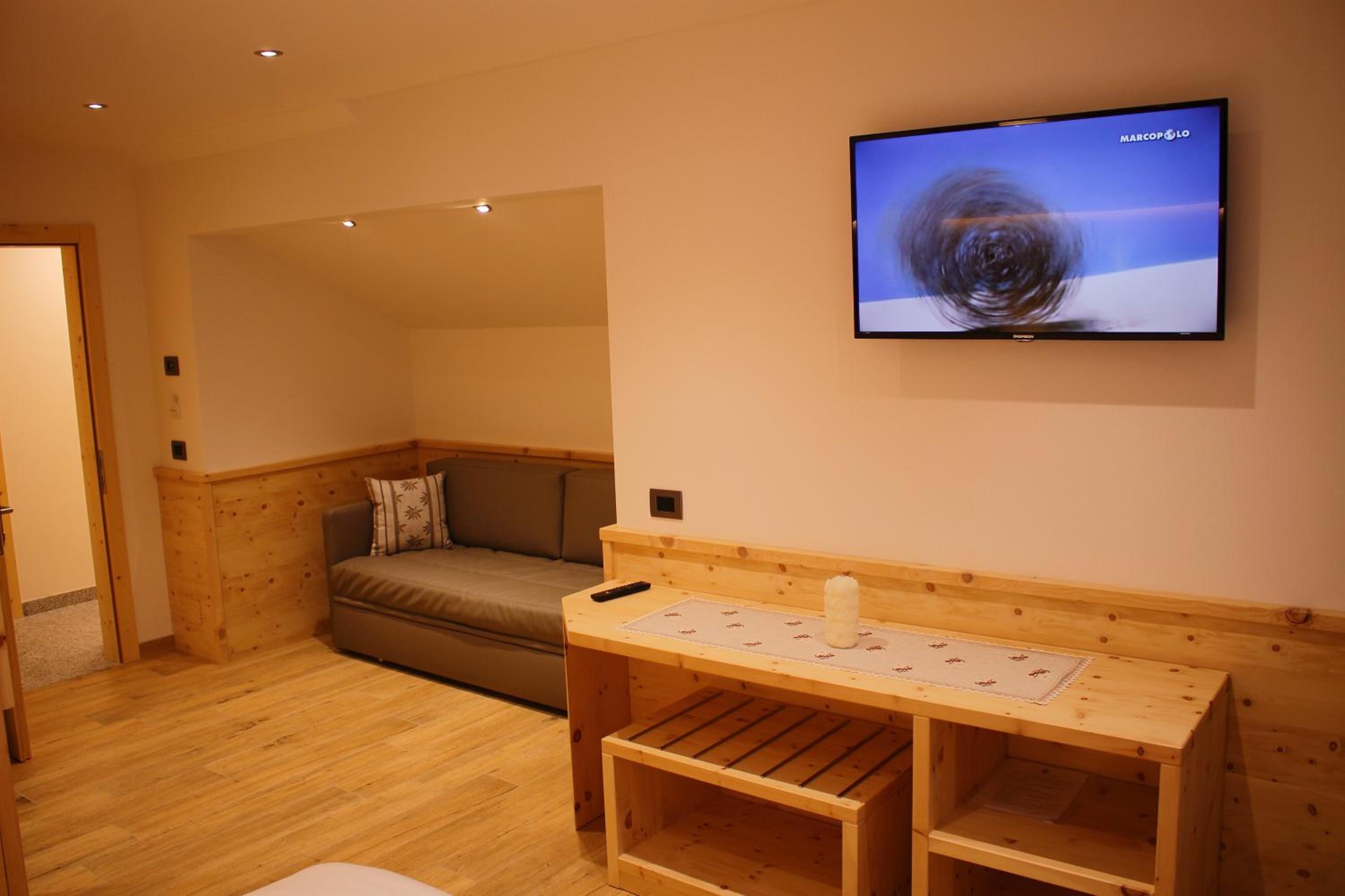 Deluxe Double or Twin Room photo 2