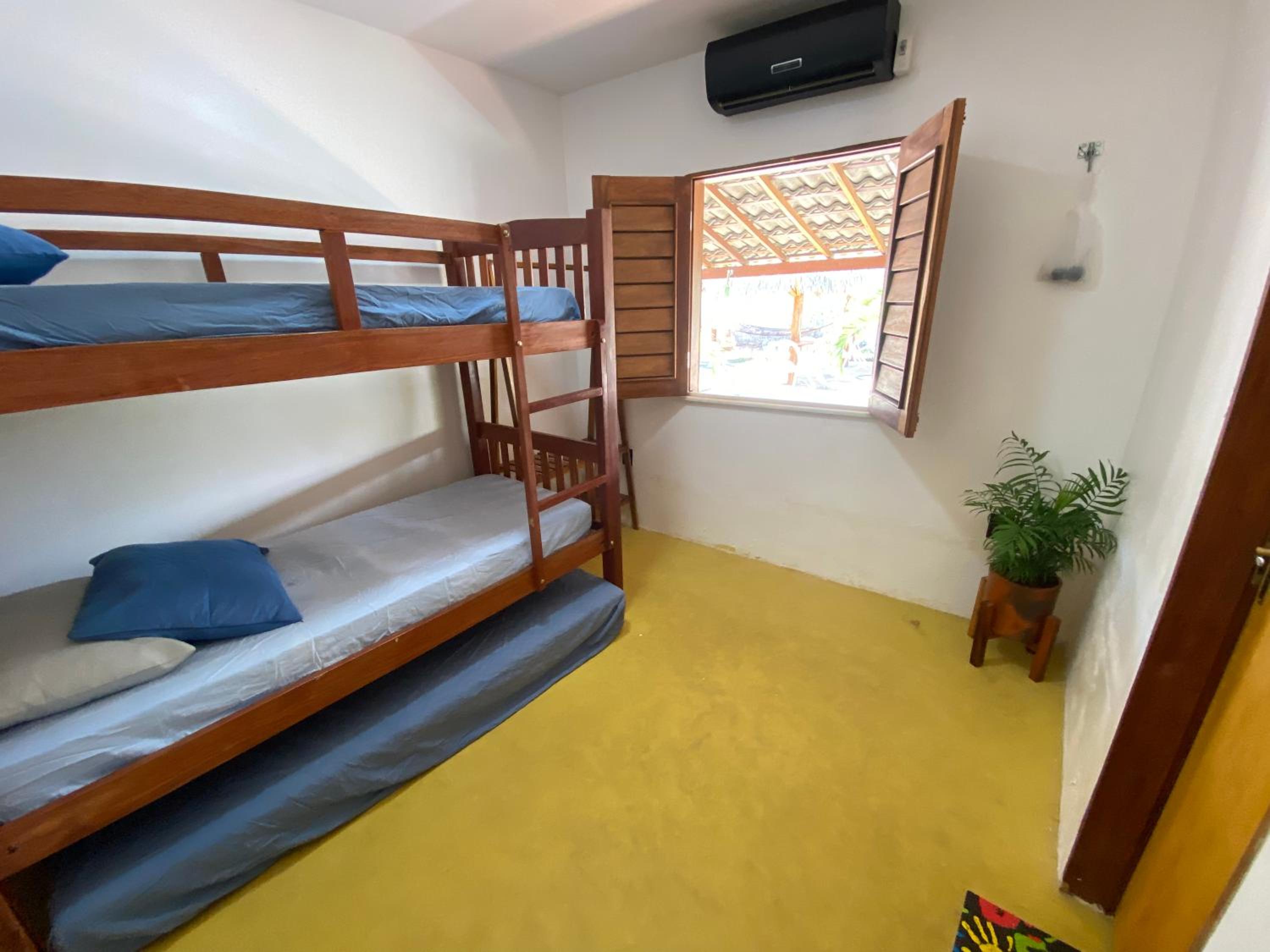 Five-Bedroom House photo 2