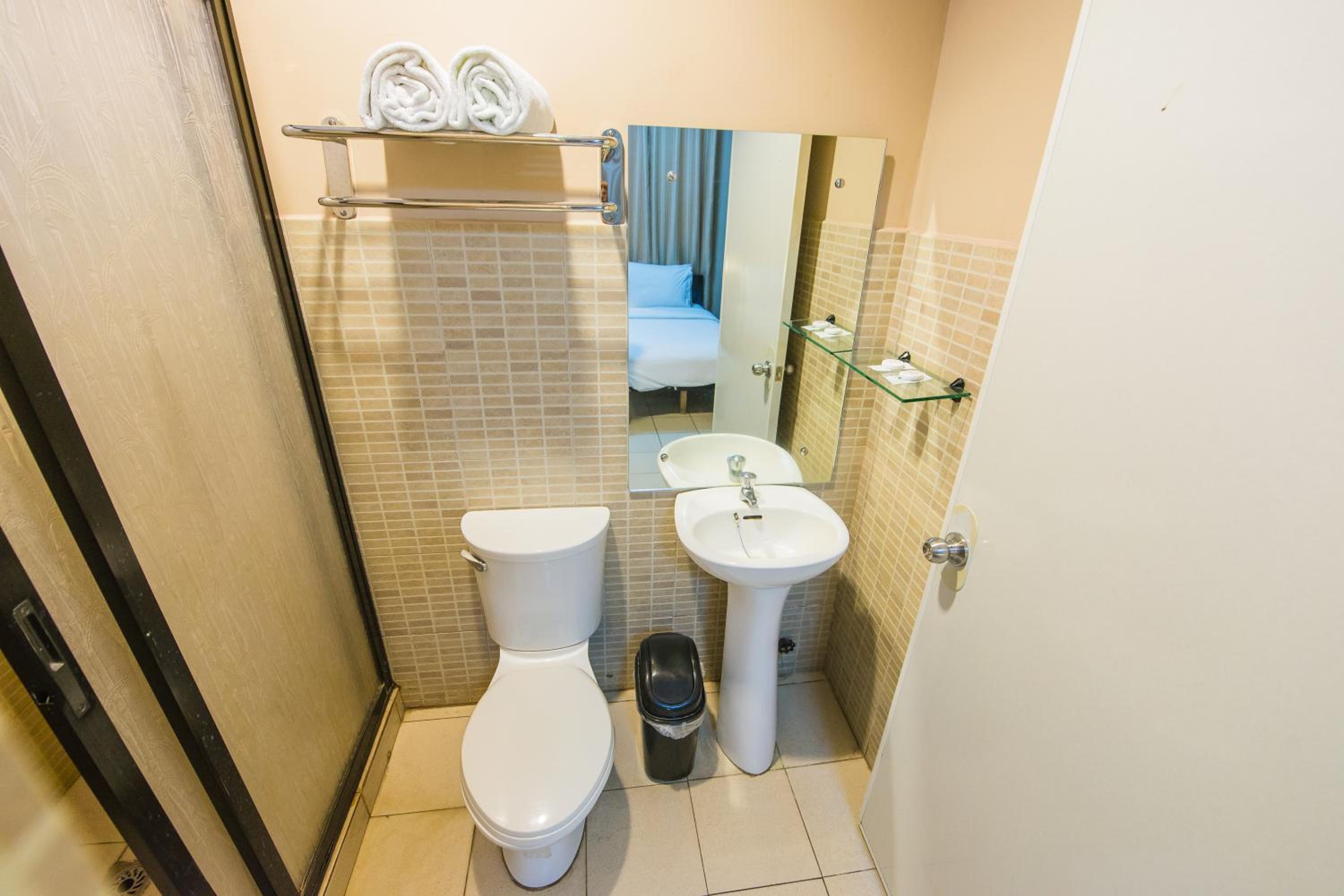 Standard Twin Room photo 3