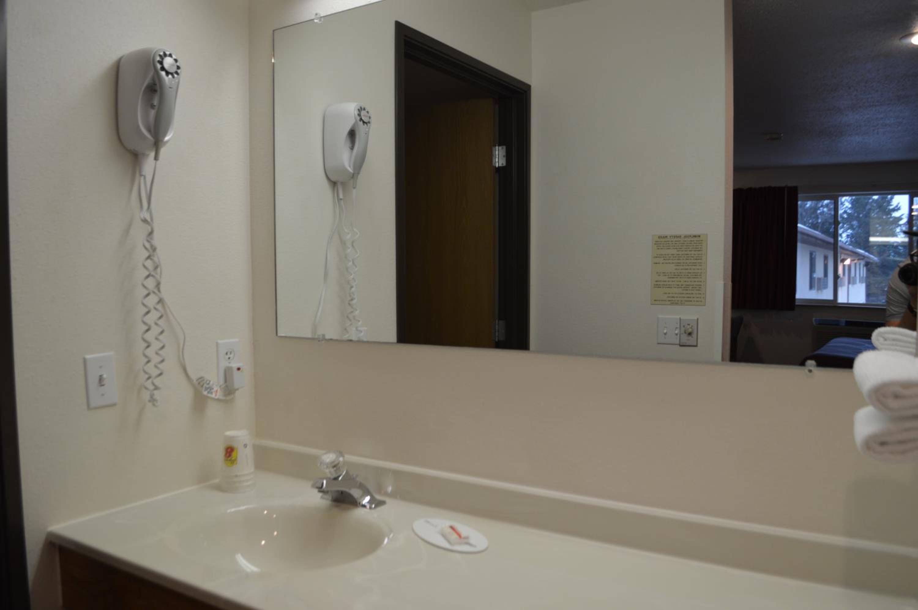 King Studio Suite - Non-Smoking - Photo 7