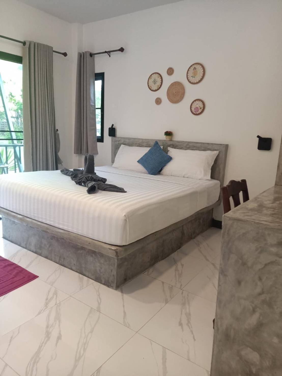 Deluxe Double Room with Balcony photo 1