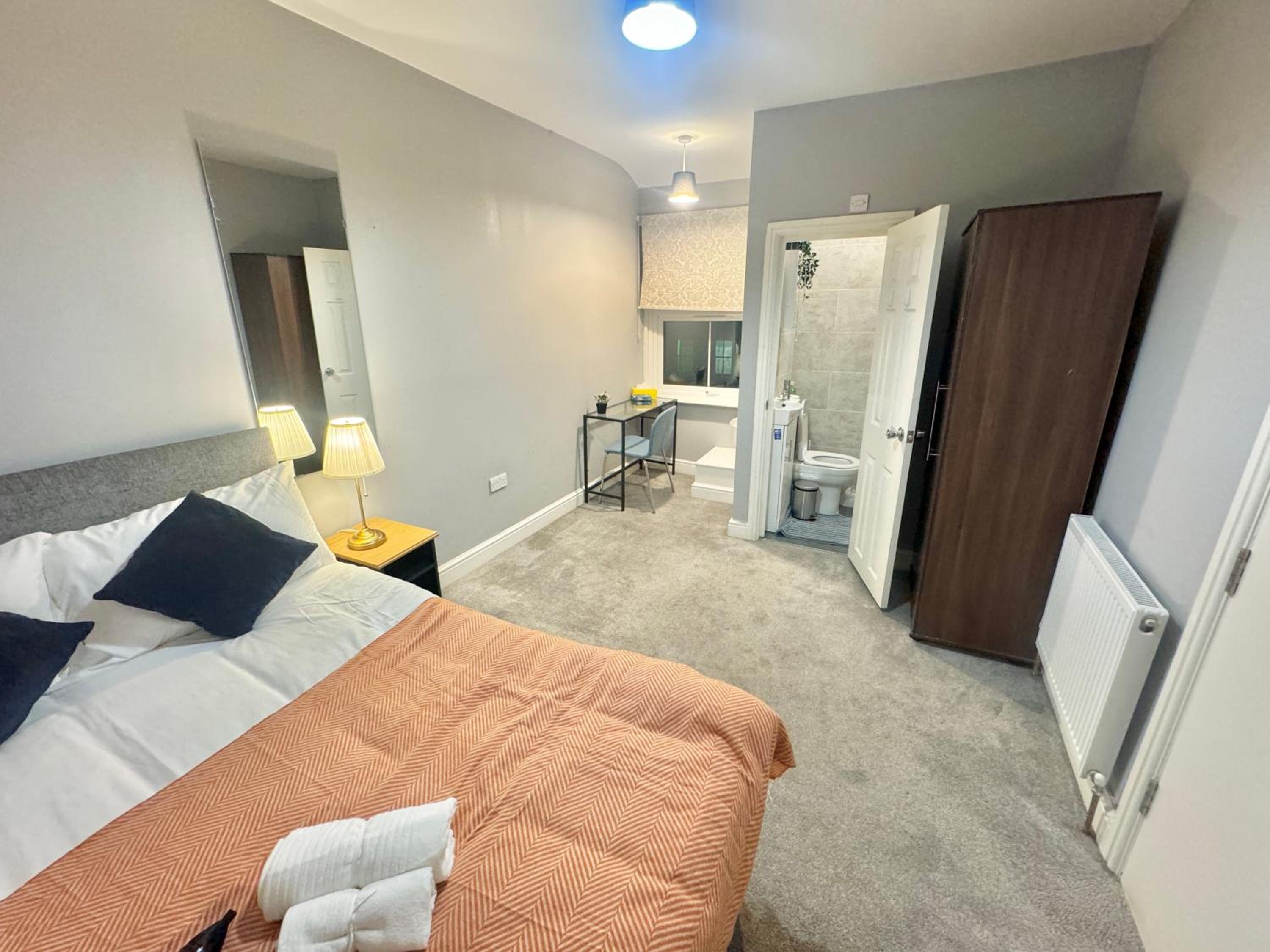 Triple Room with Private Bathroom photo 2