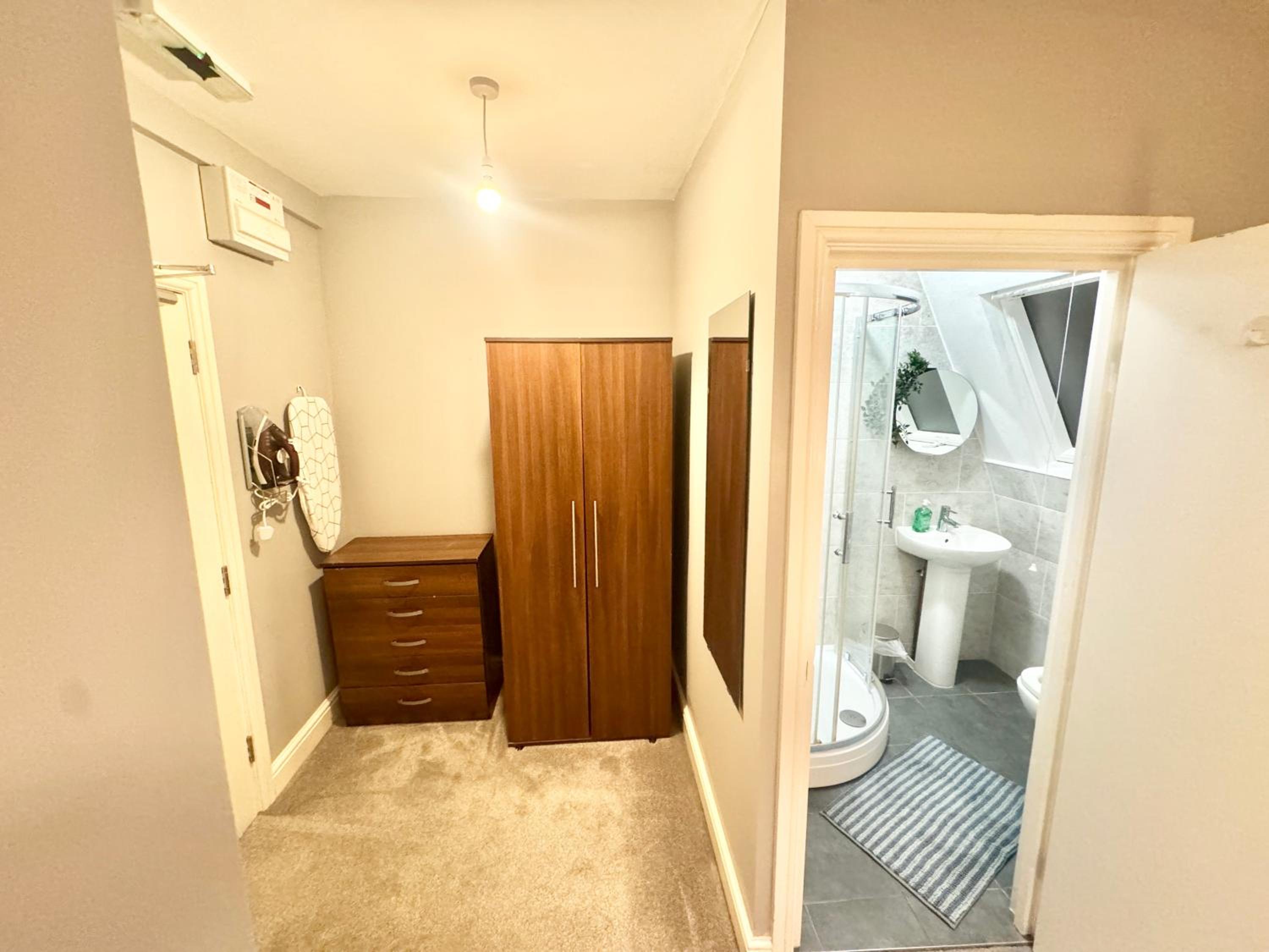 Triple Room with Private Bathroom photo 2
