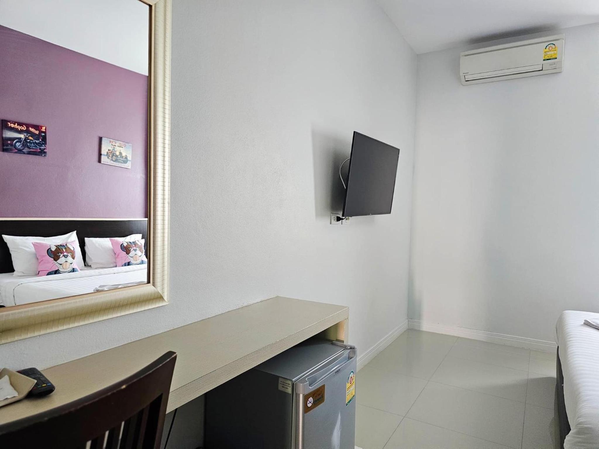 Standard King Room photo 2