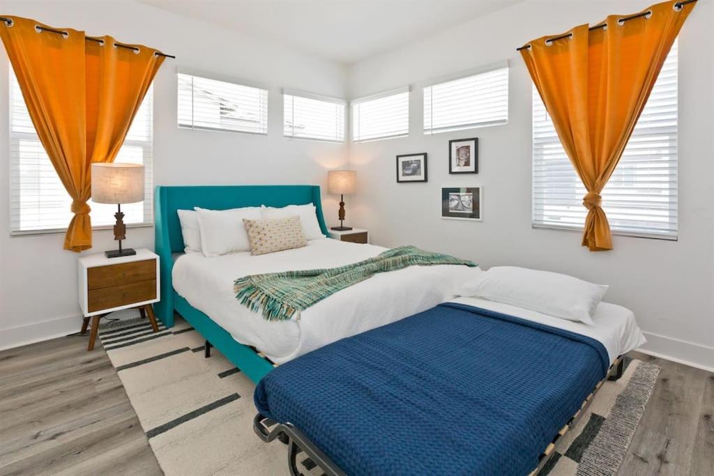 Four-Bedroom House photo 3
