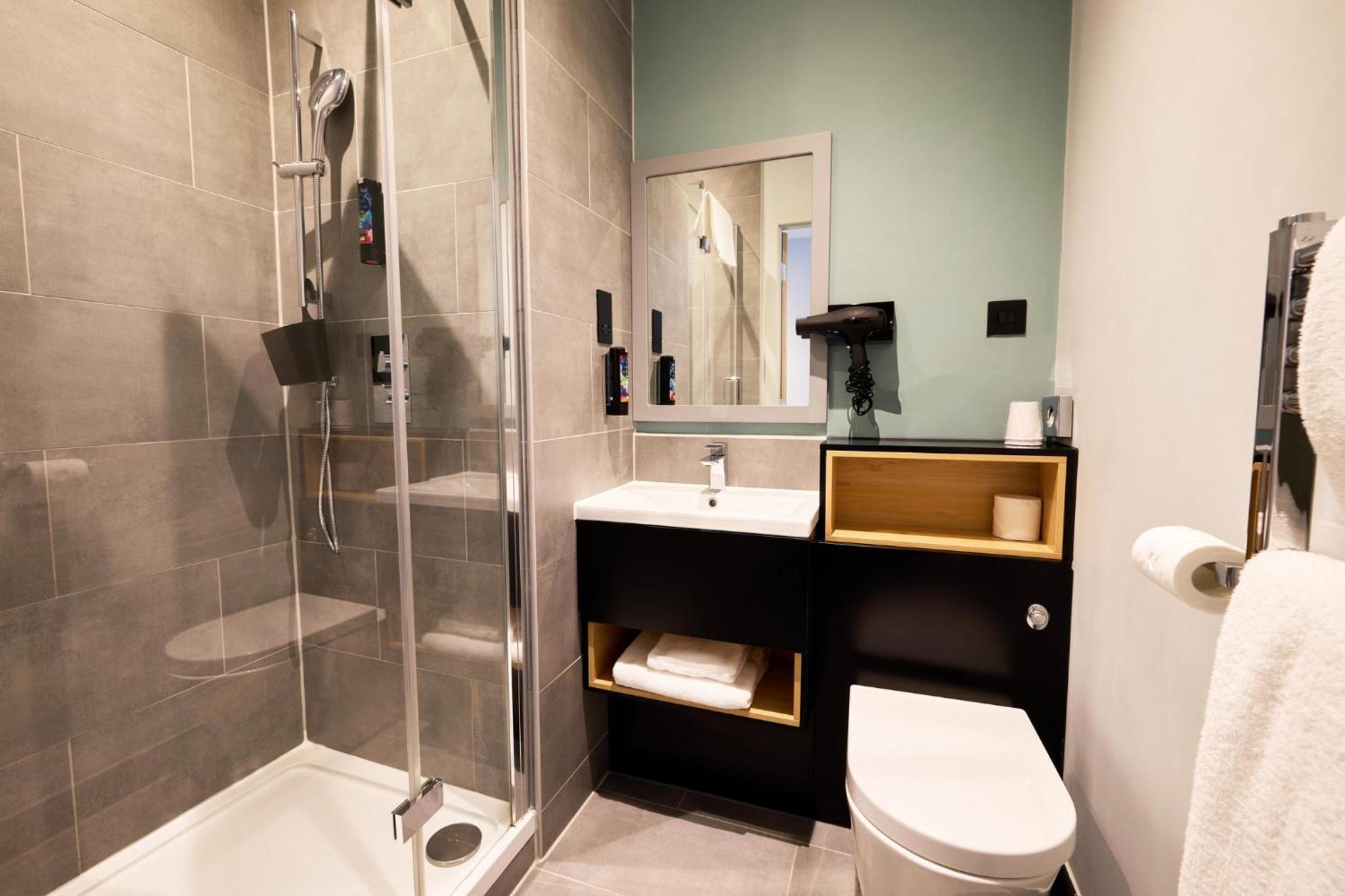 Standard Queen Room - Photo 5