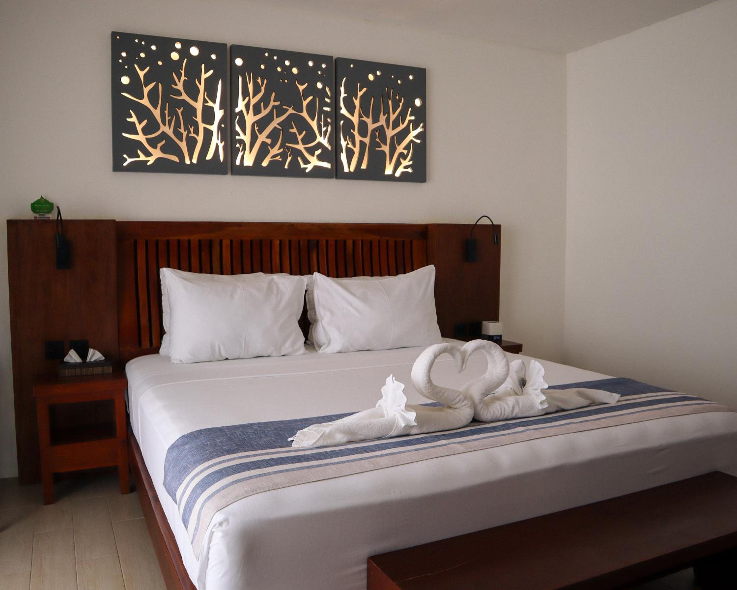 King Room with Balcony - Photo 1