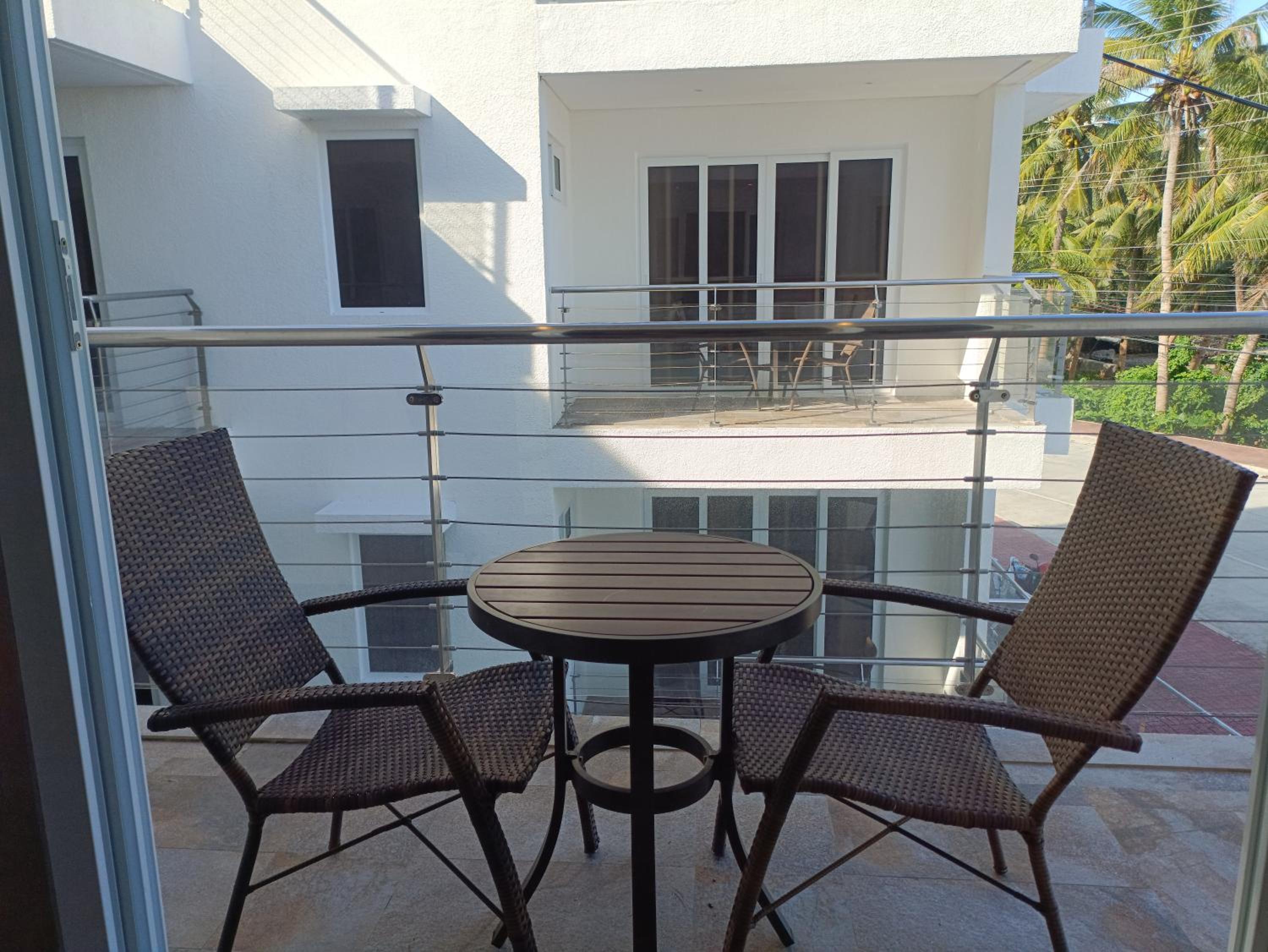 King Room with Balcony - Photo 2