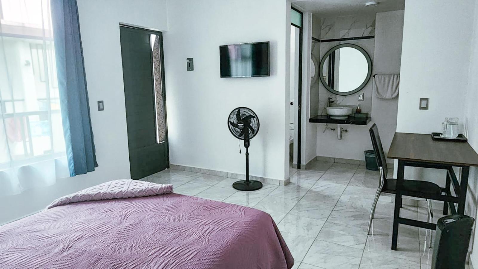 Double Room - Photo 7