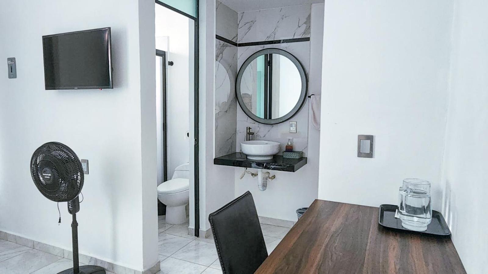 Double Room - Photo 9