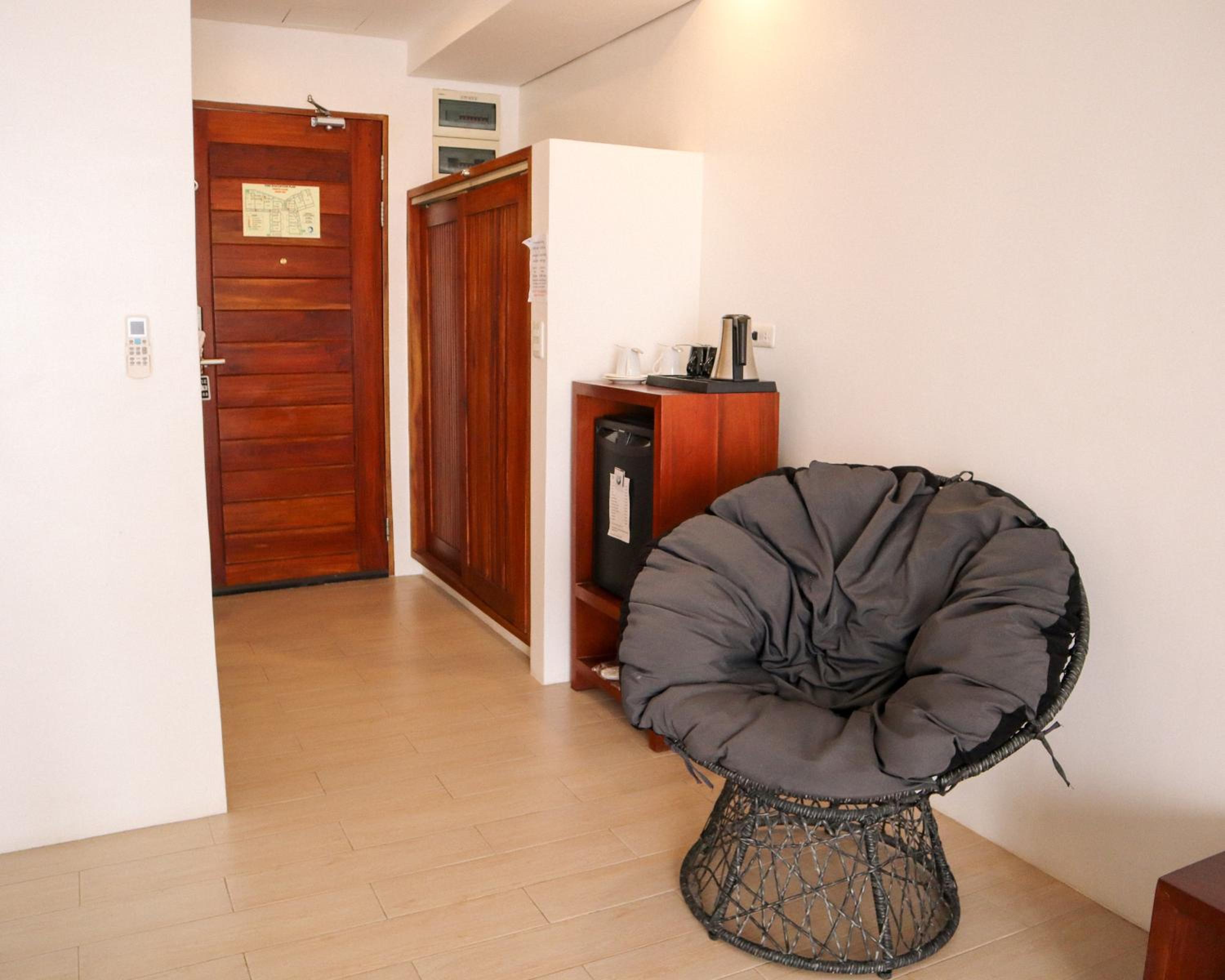 Deluxe Double Room with Sea View - Photo 6