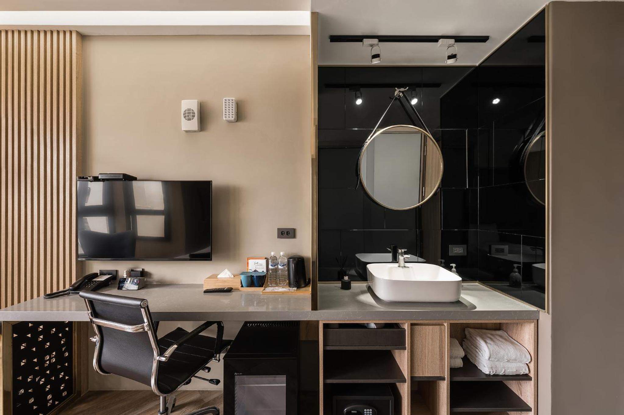 Standard Twin Room - Photo 1