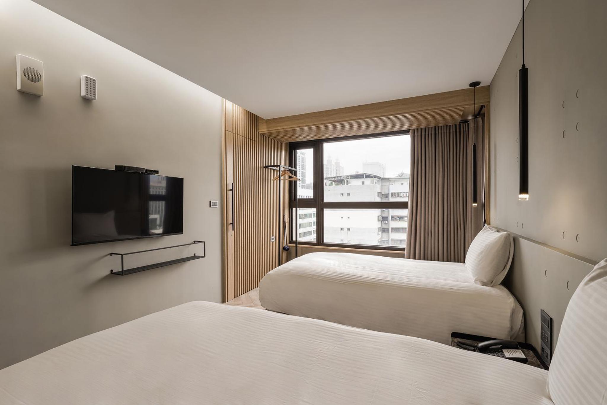 Standard Twin Room - Photo 2