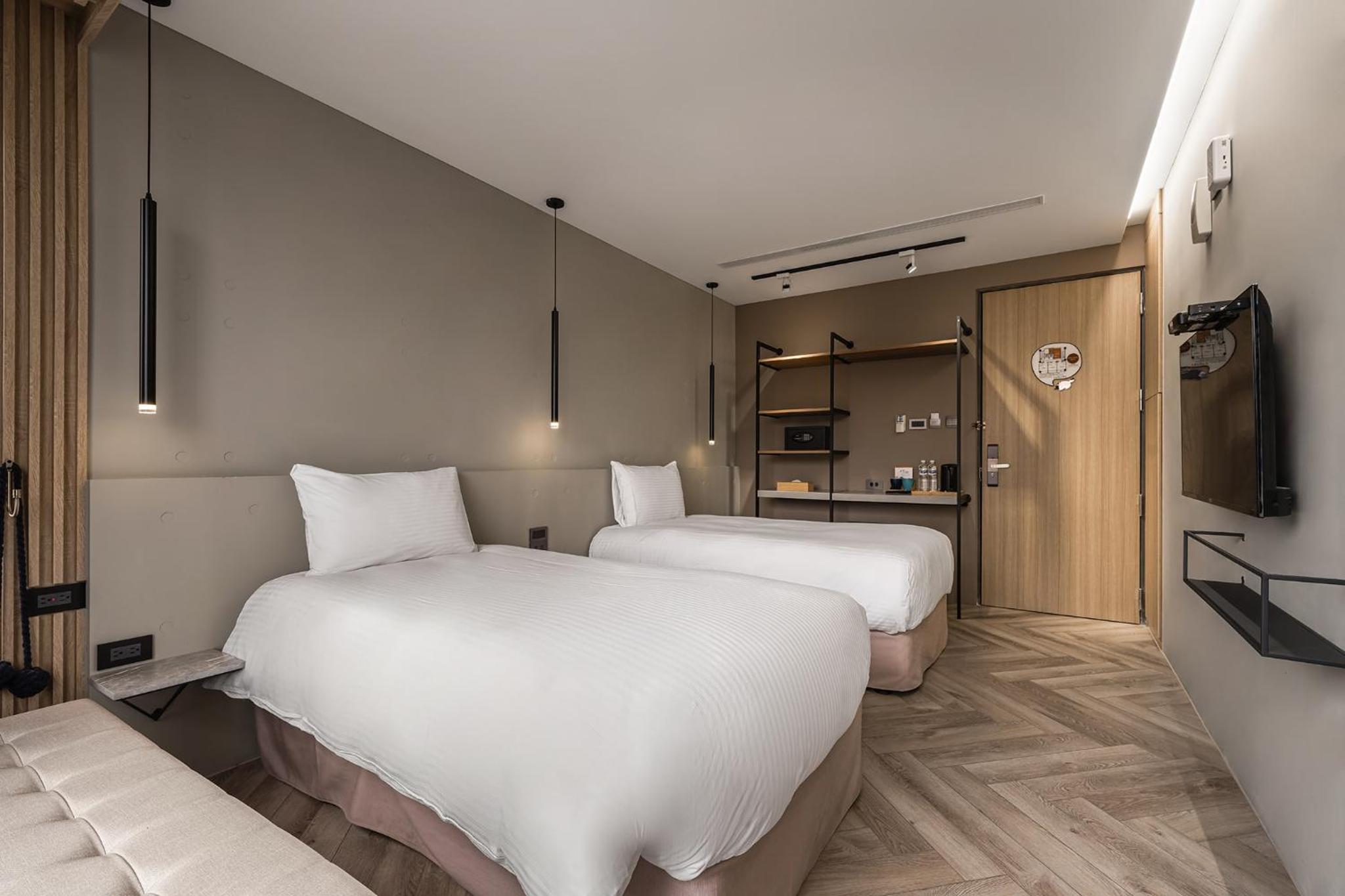 Standard Twin Room - Photo 5
