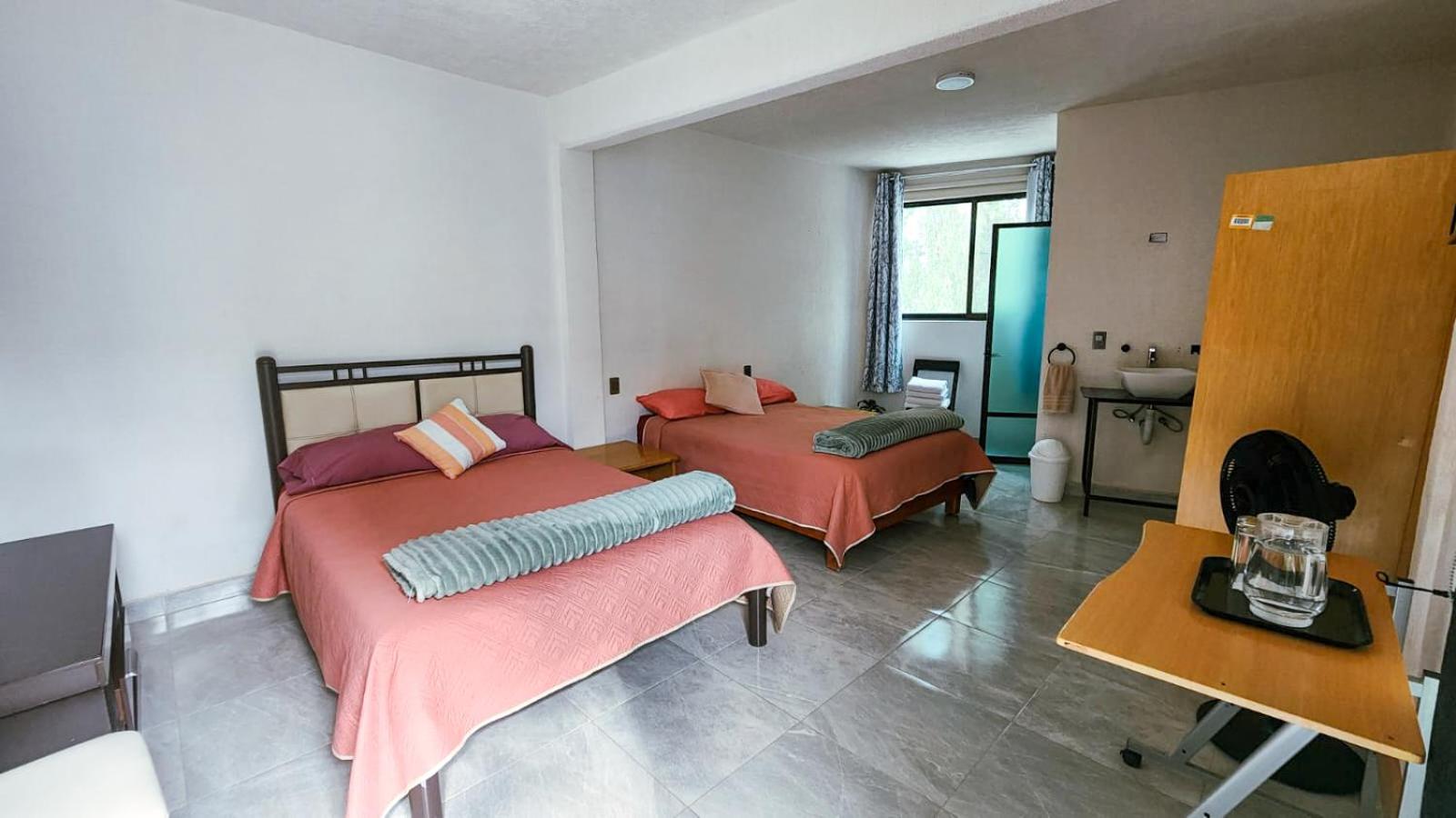 Standard Quadruple Room - Photo 4