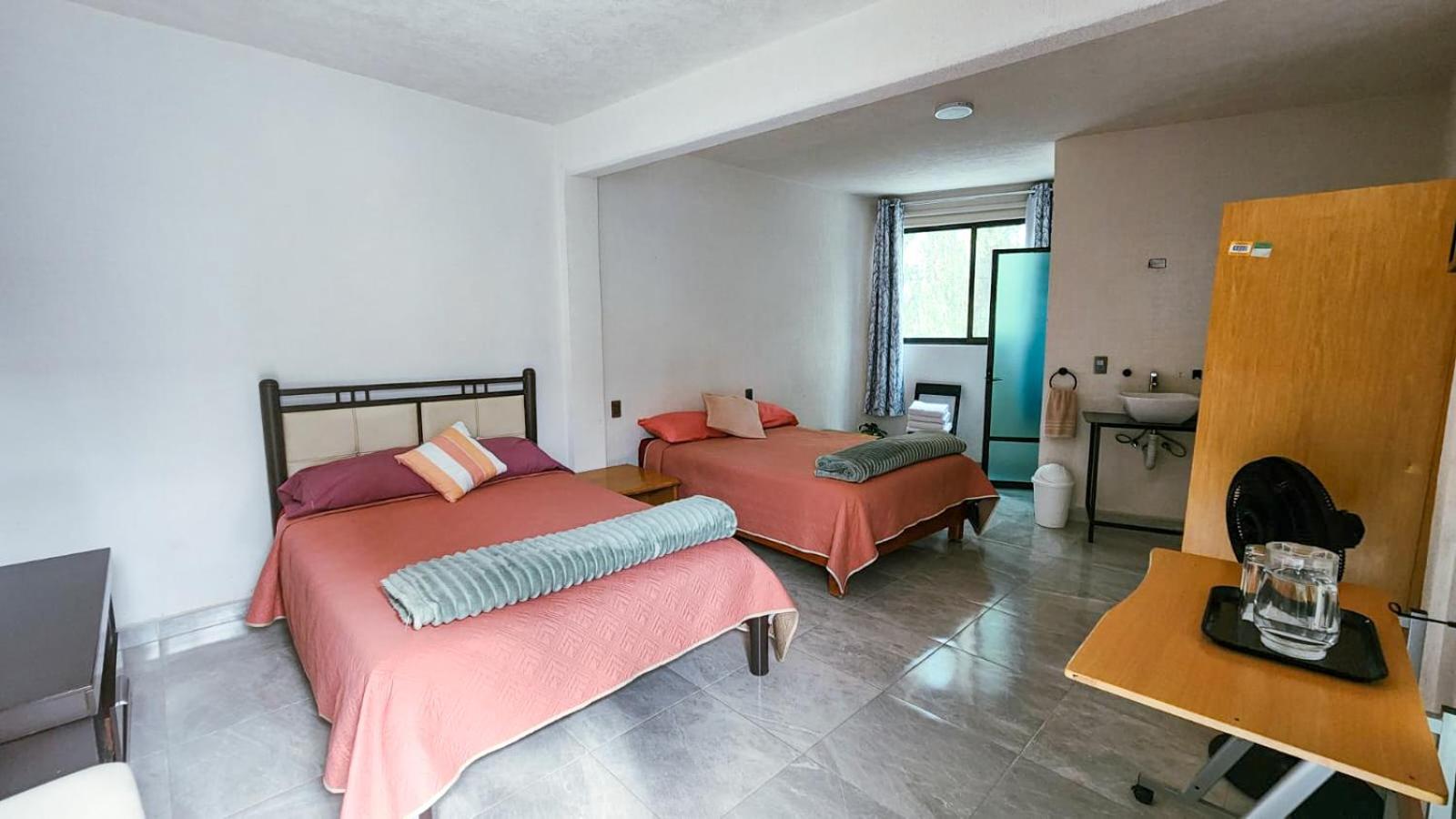 Standard Quadruple Room - Photo 5