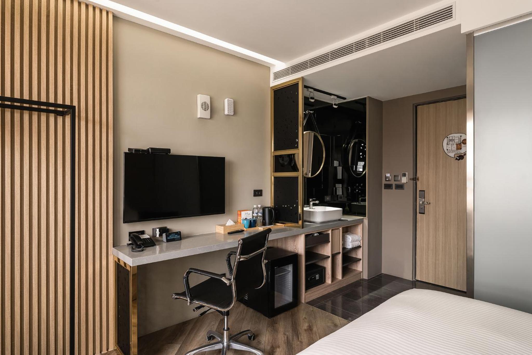 Standard Twin Room - Photo 7