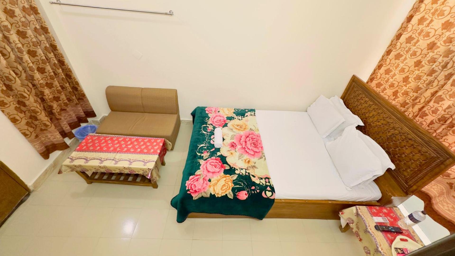 Standard Double Room photo 3