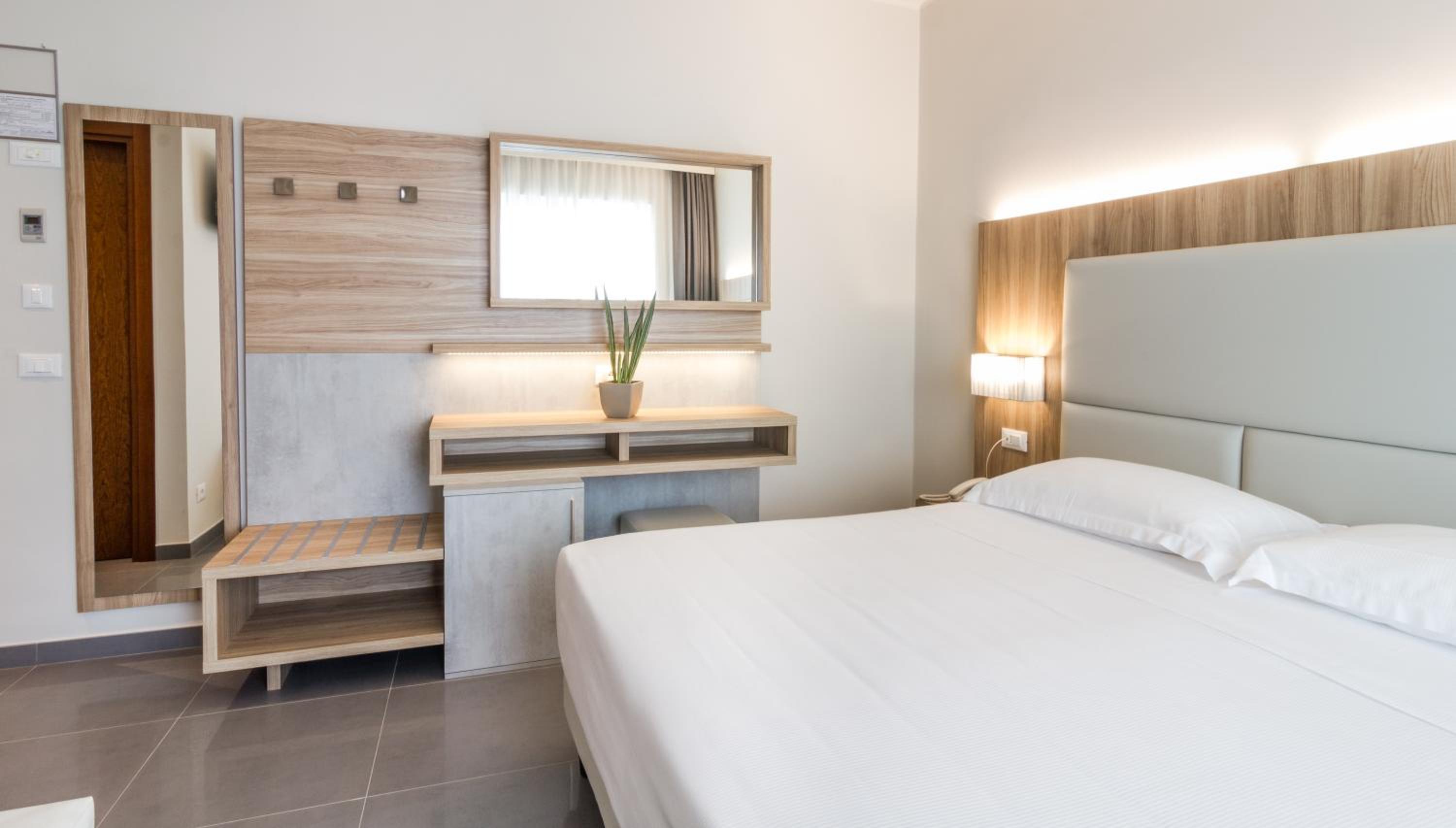 Deluxe Double Room with Sea View photo 1