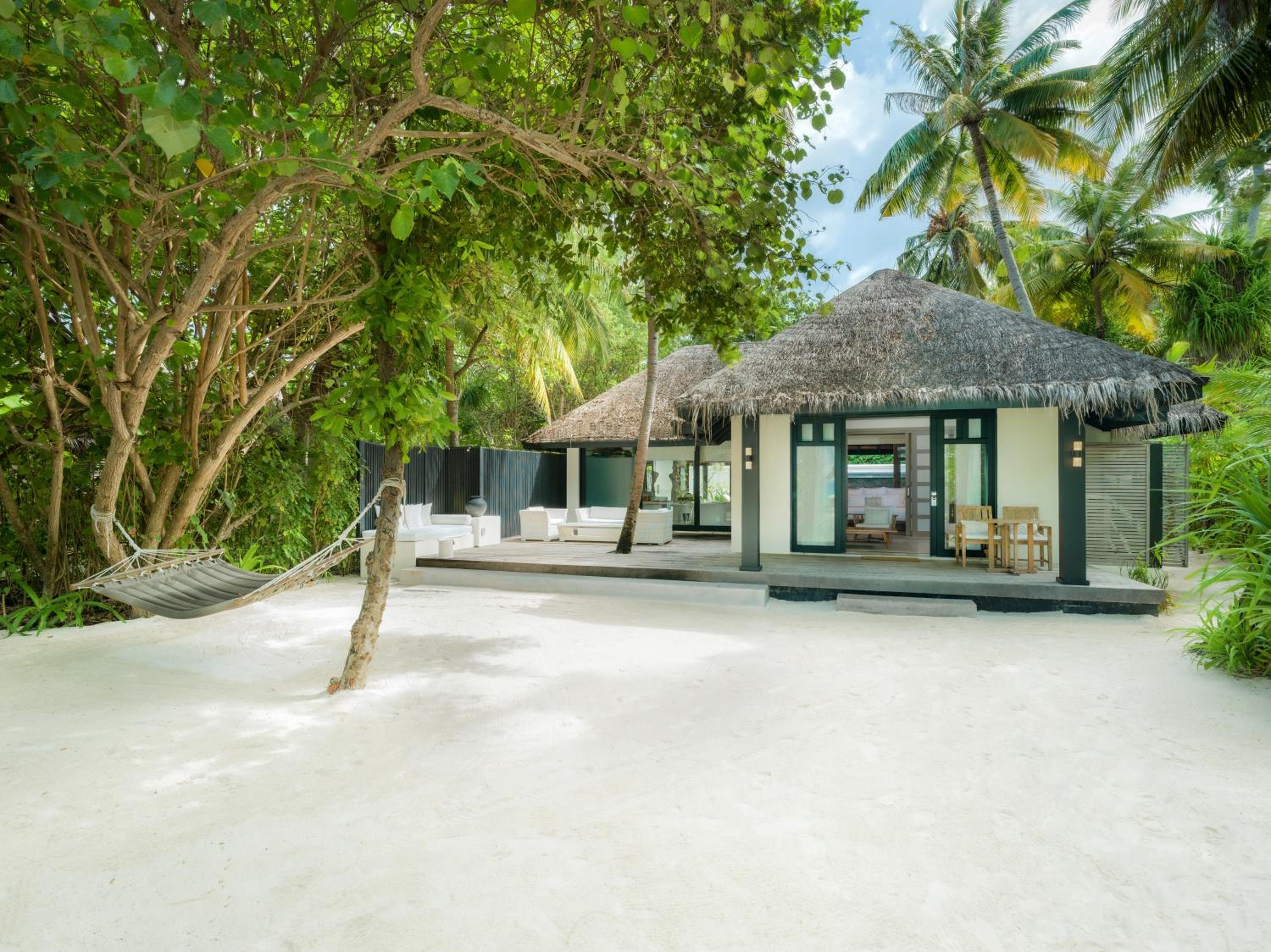 Deluxe Beach Villa with Private Pool I Personal Butler & Private Beach Access I Kids Club Access I Group Yoga Session I Non-Motorized Water Sports including Snorkeling Gear - Photo 7