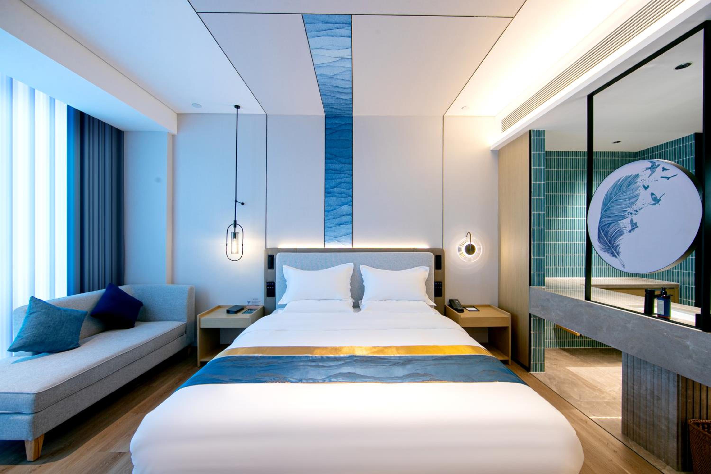 Deluxe Queen Room photo 2
