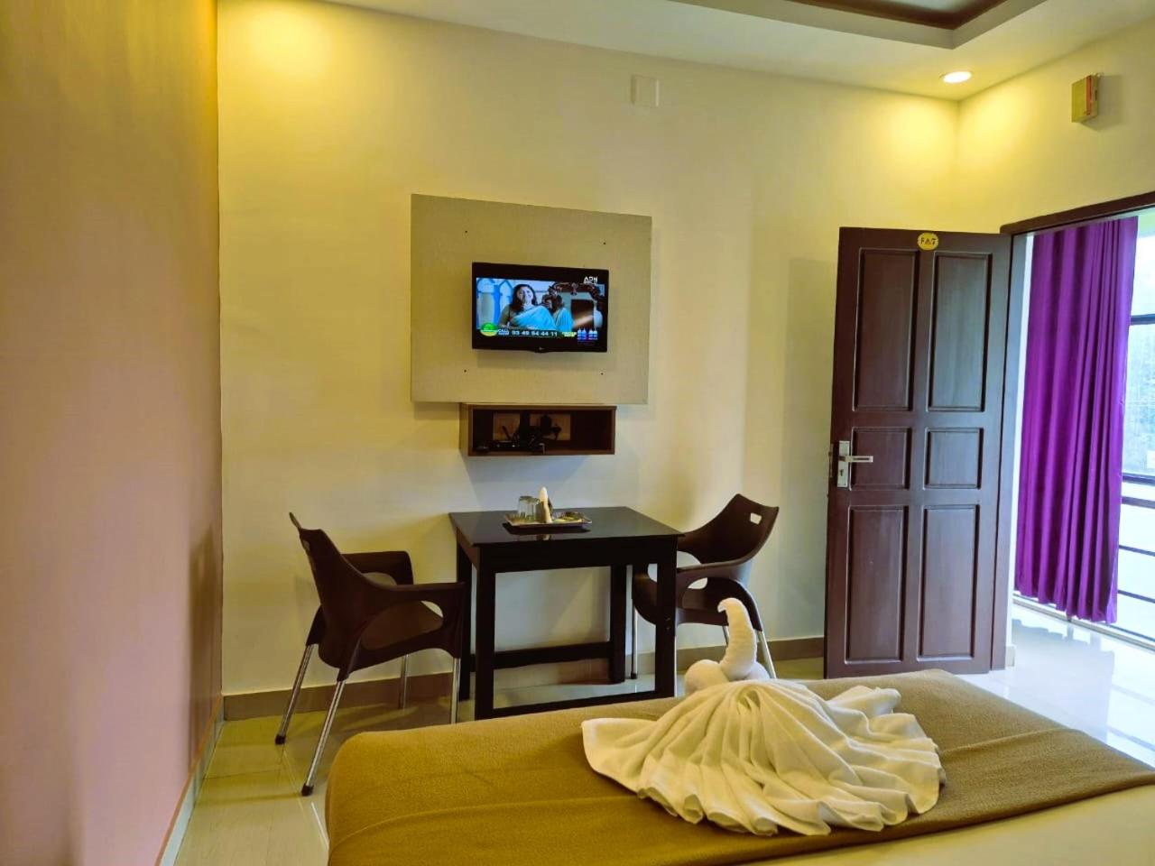 Double Room with Fan photo 3