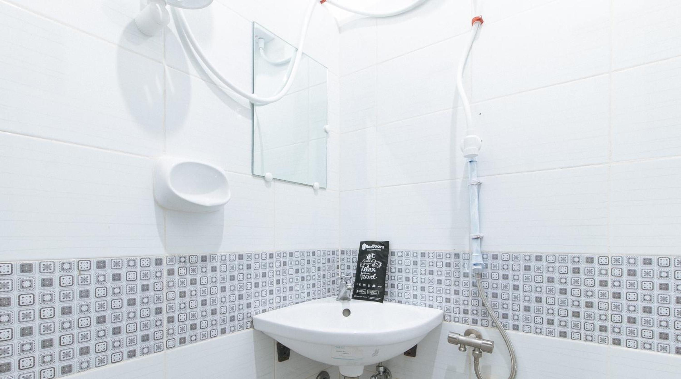 Single Room - Photo 5