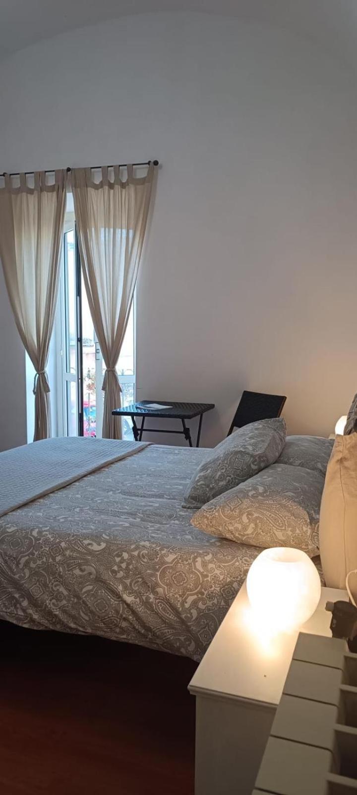 Large Double Room - Photo 1