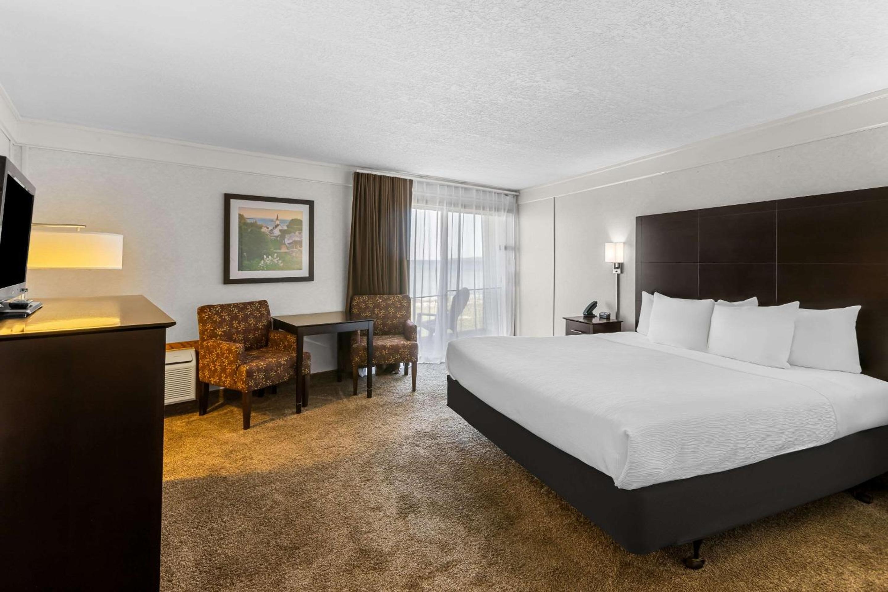 King Room - Non-Smoking photo 1