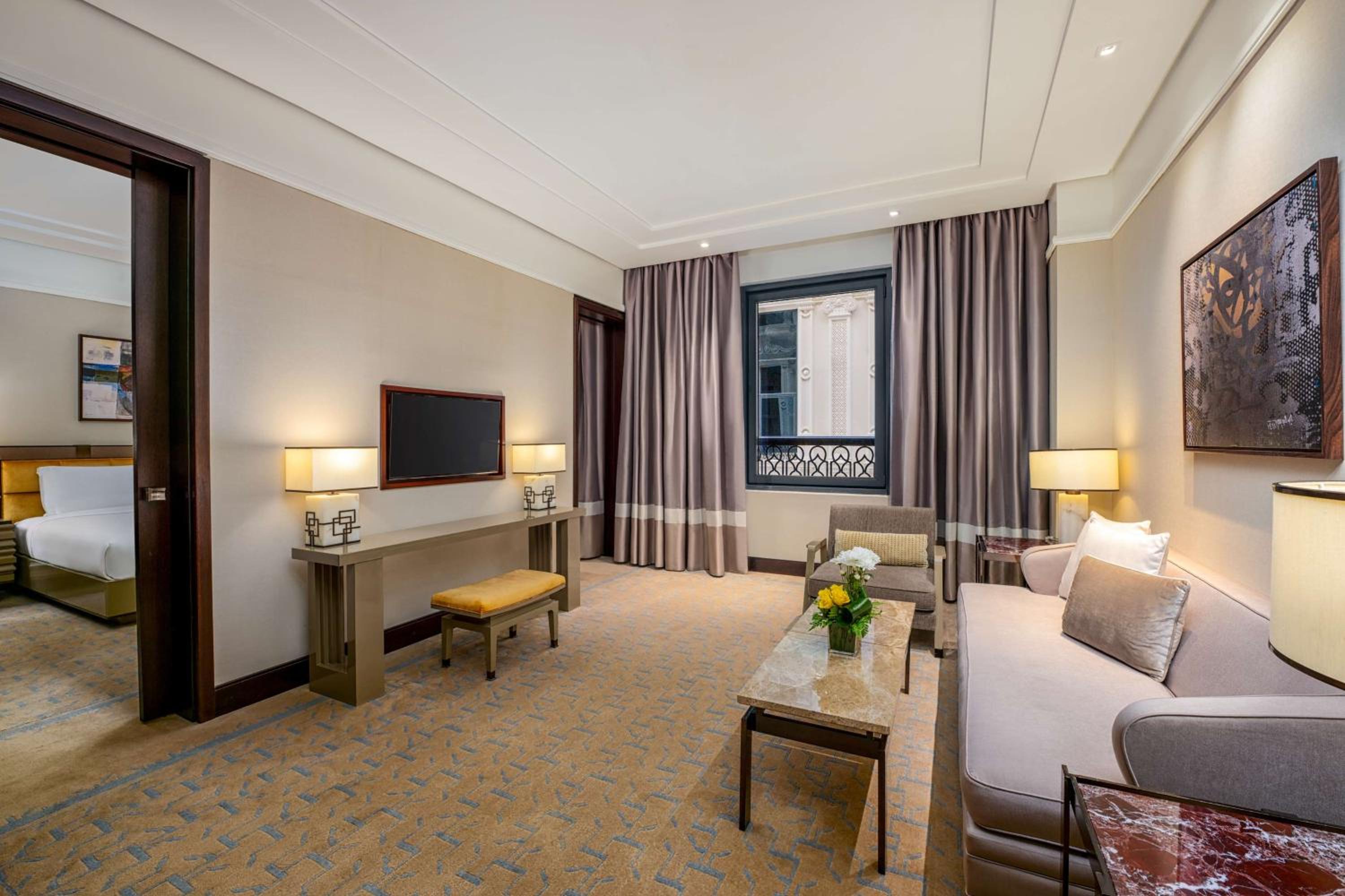 Deluxe One-Bedroom King Suite - Photo 7