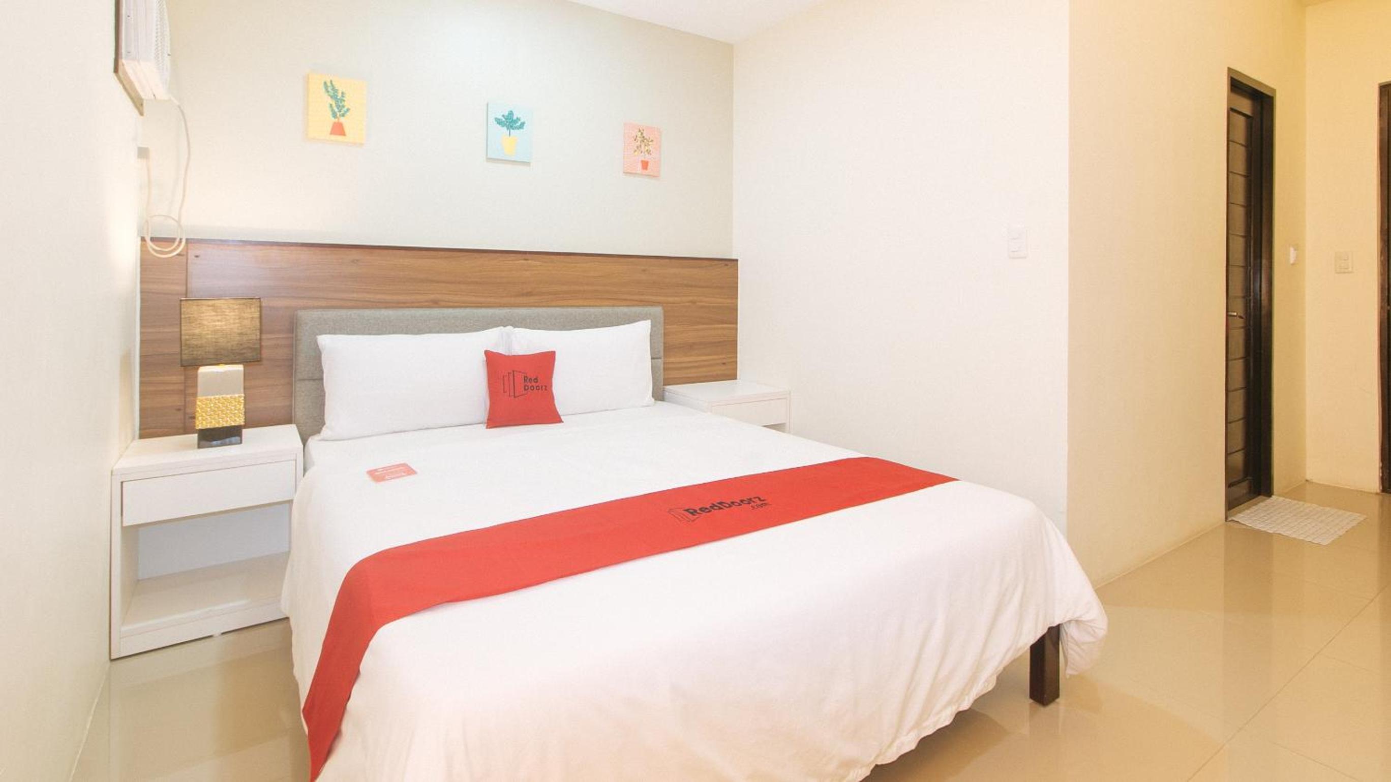 Deluxe Room - Photo 1