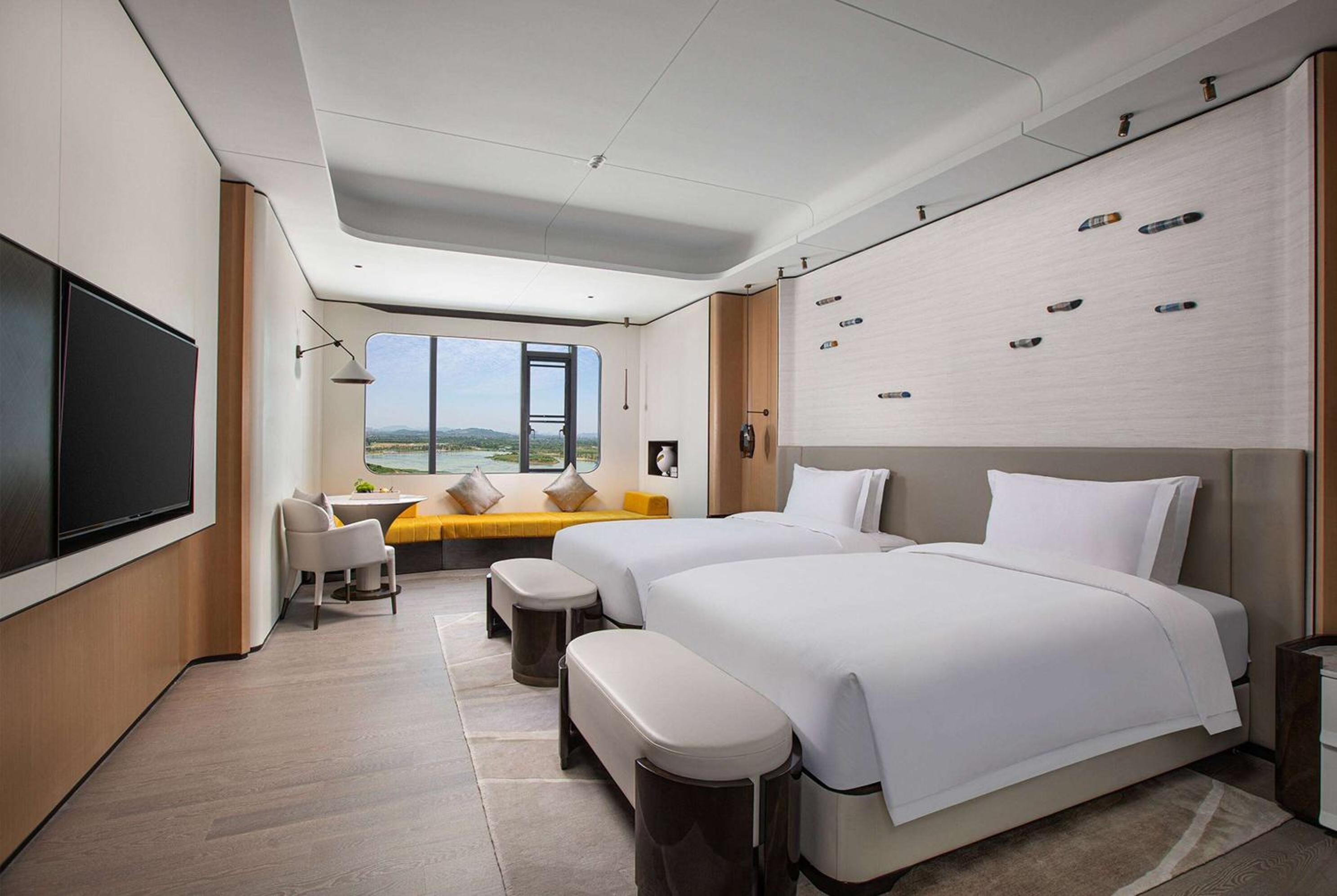 Deluxe Twin Nonsmoking Room - Photo 1