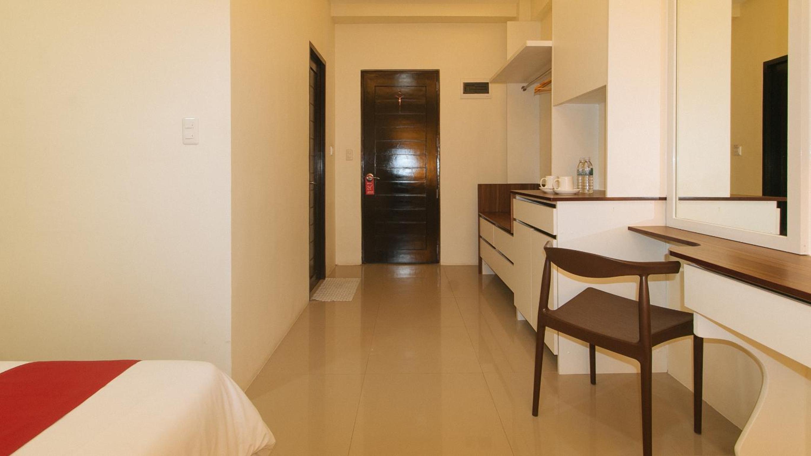 Deluxe Room - Photo 3
