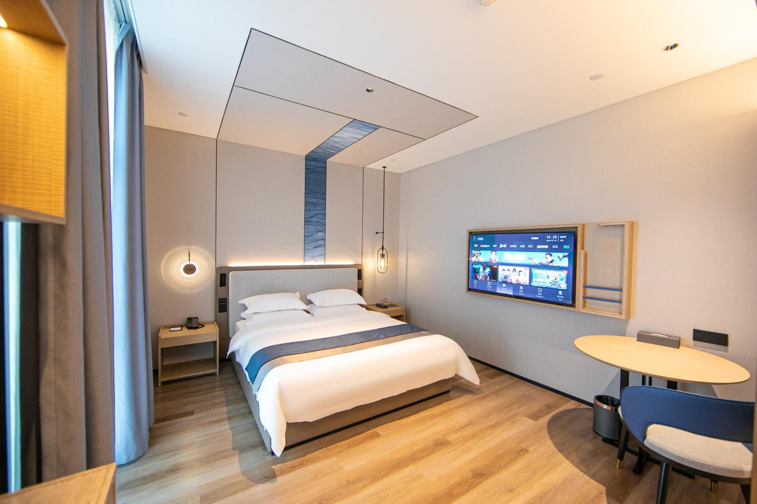 Standard Queen Room photo 2