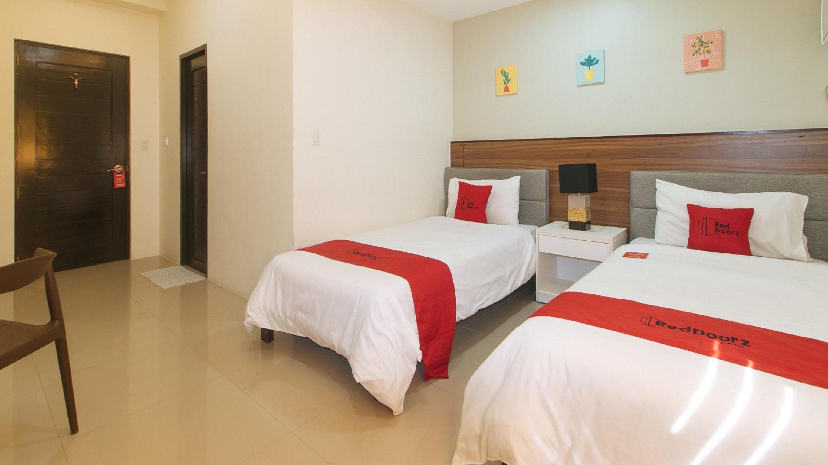 Twin Room - Photo 4