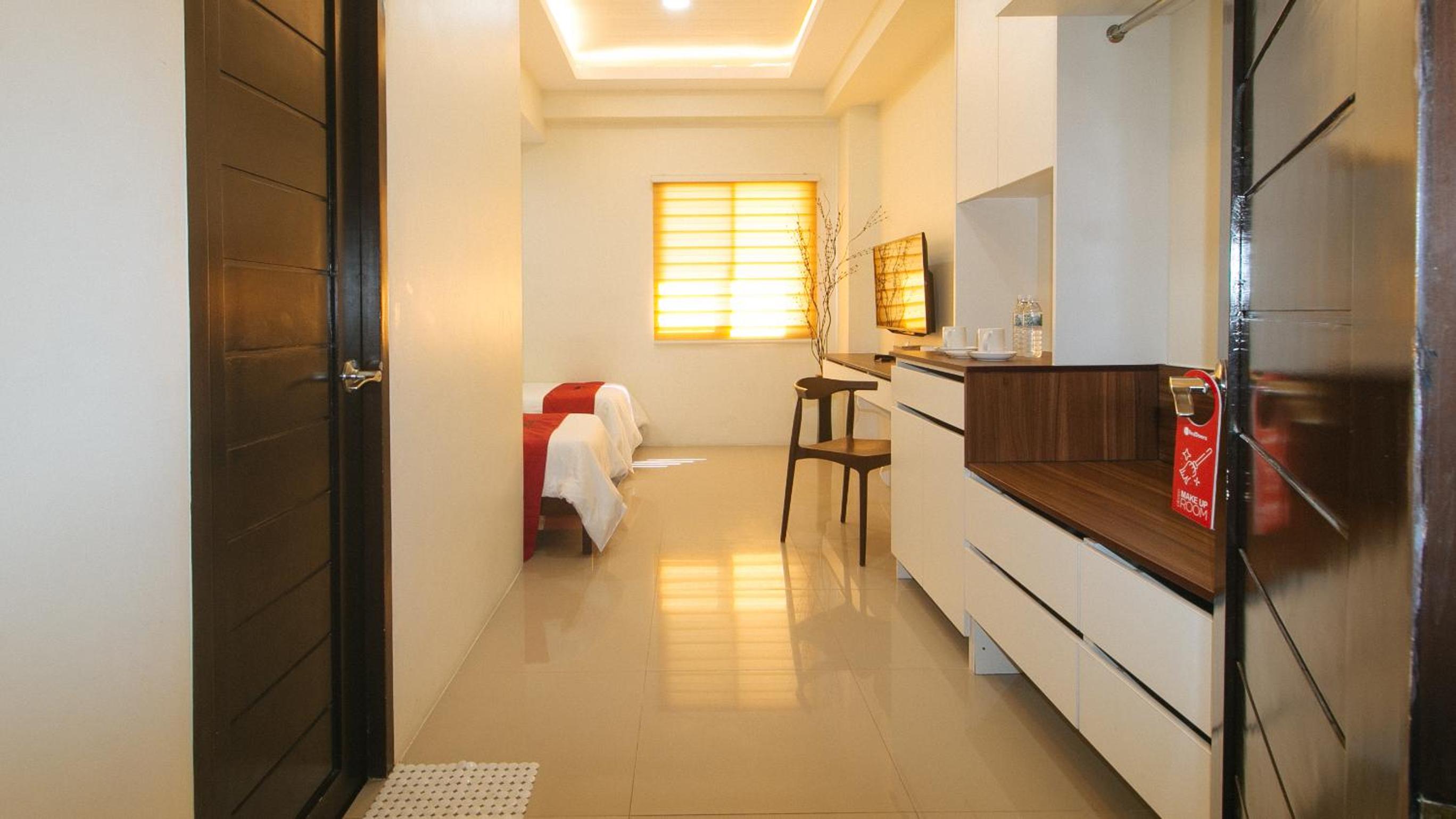 Twin Room - Photo 10