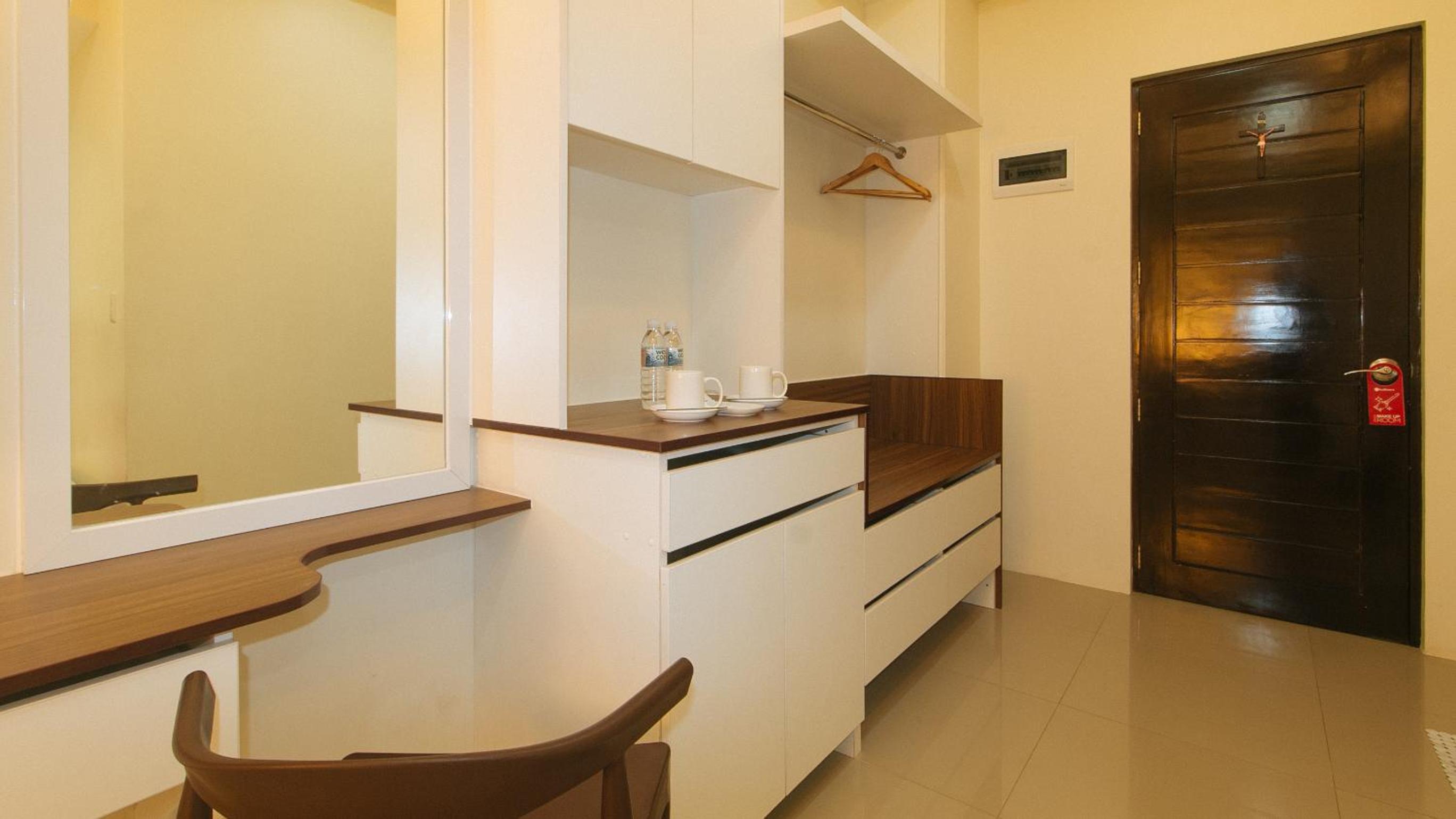 Twin Room - Photo 12