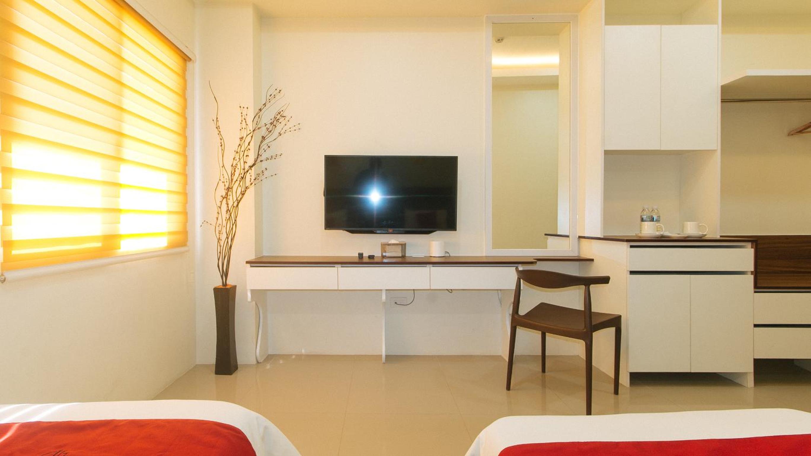 Twin Room - Photo 9