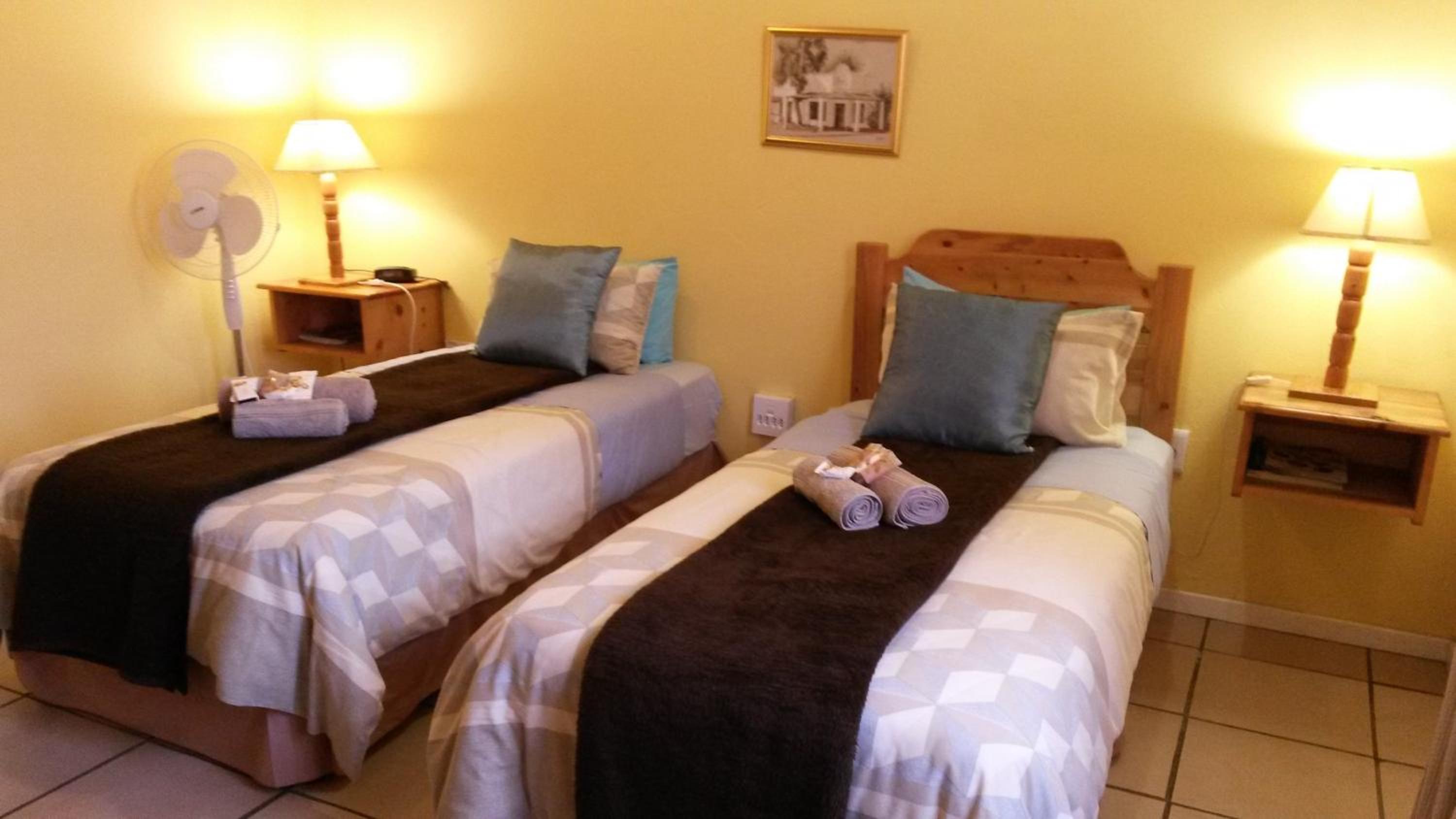 Twin Room - Photo 13