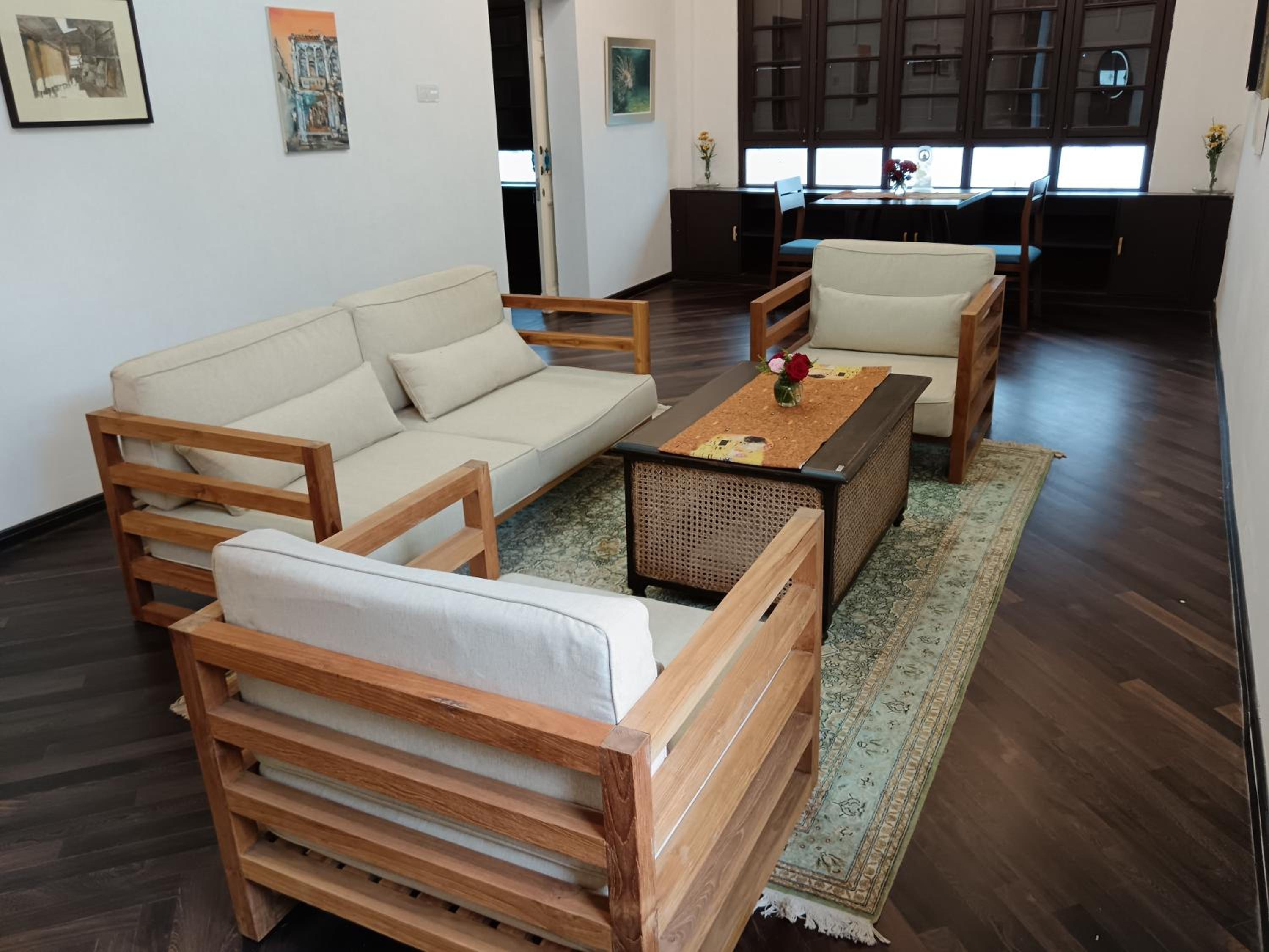 Deluxe King Suite - Photo 10