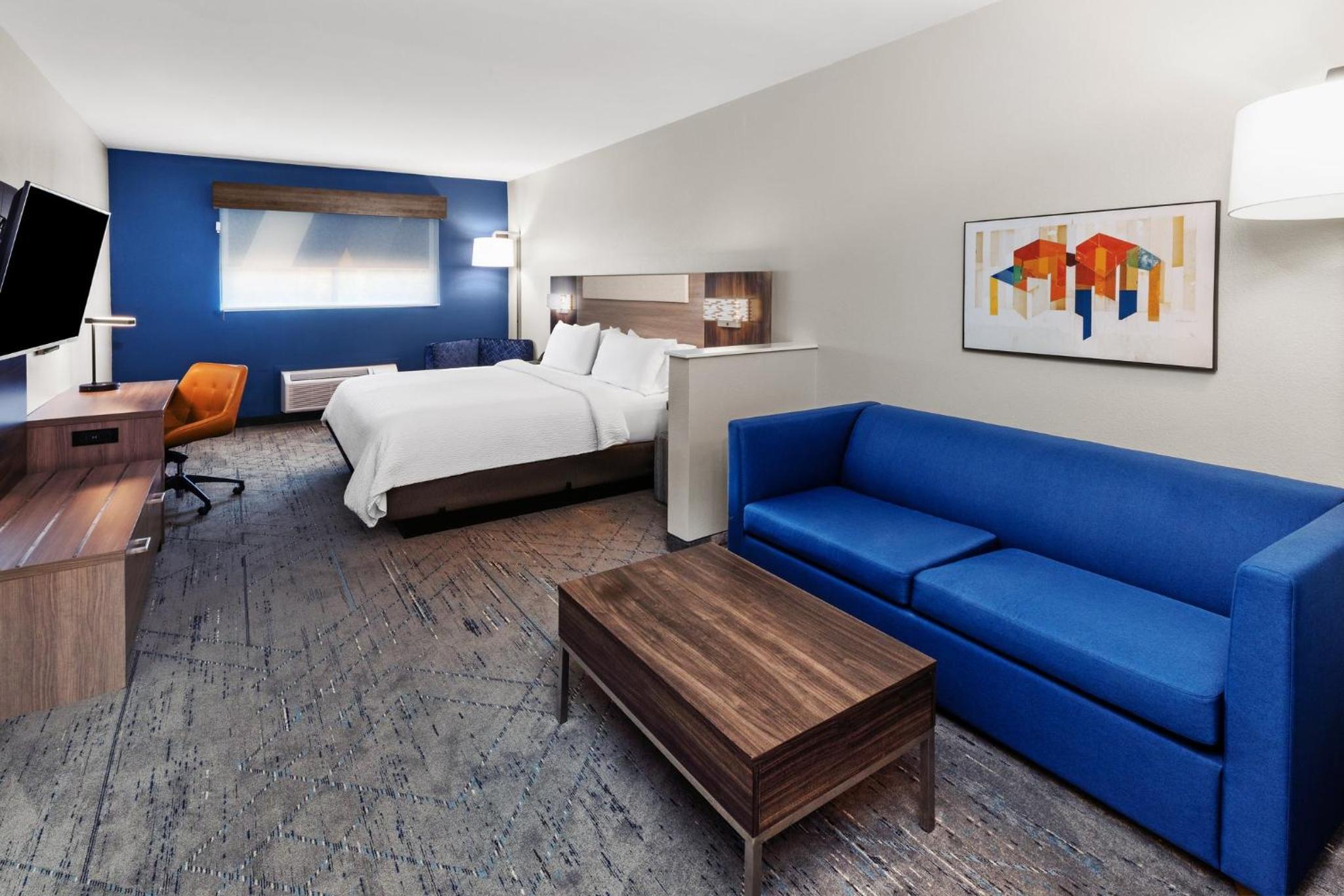 King Suite - Photo 2