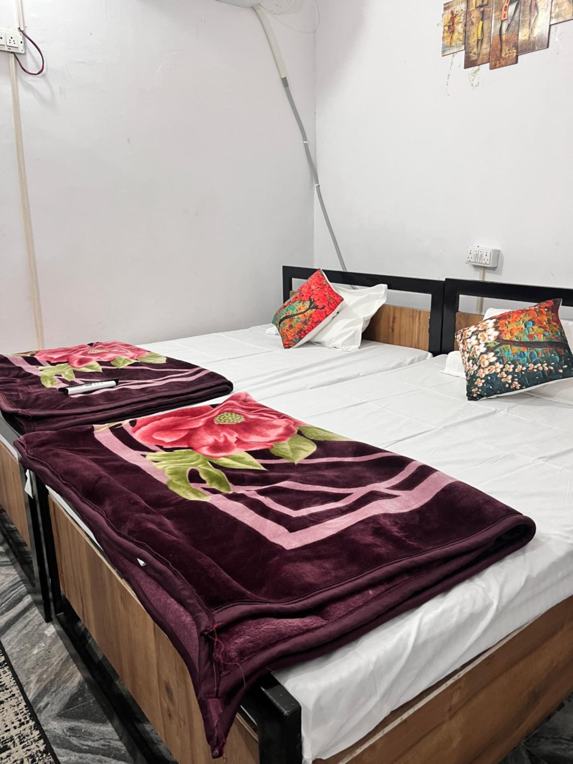 Deluxe Double Room (2 Adults + 1 Child) - Photo 3