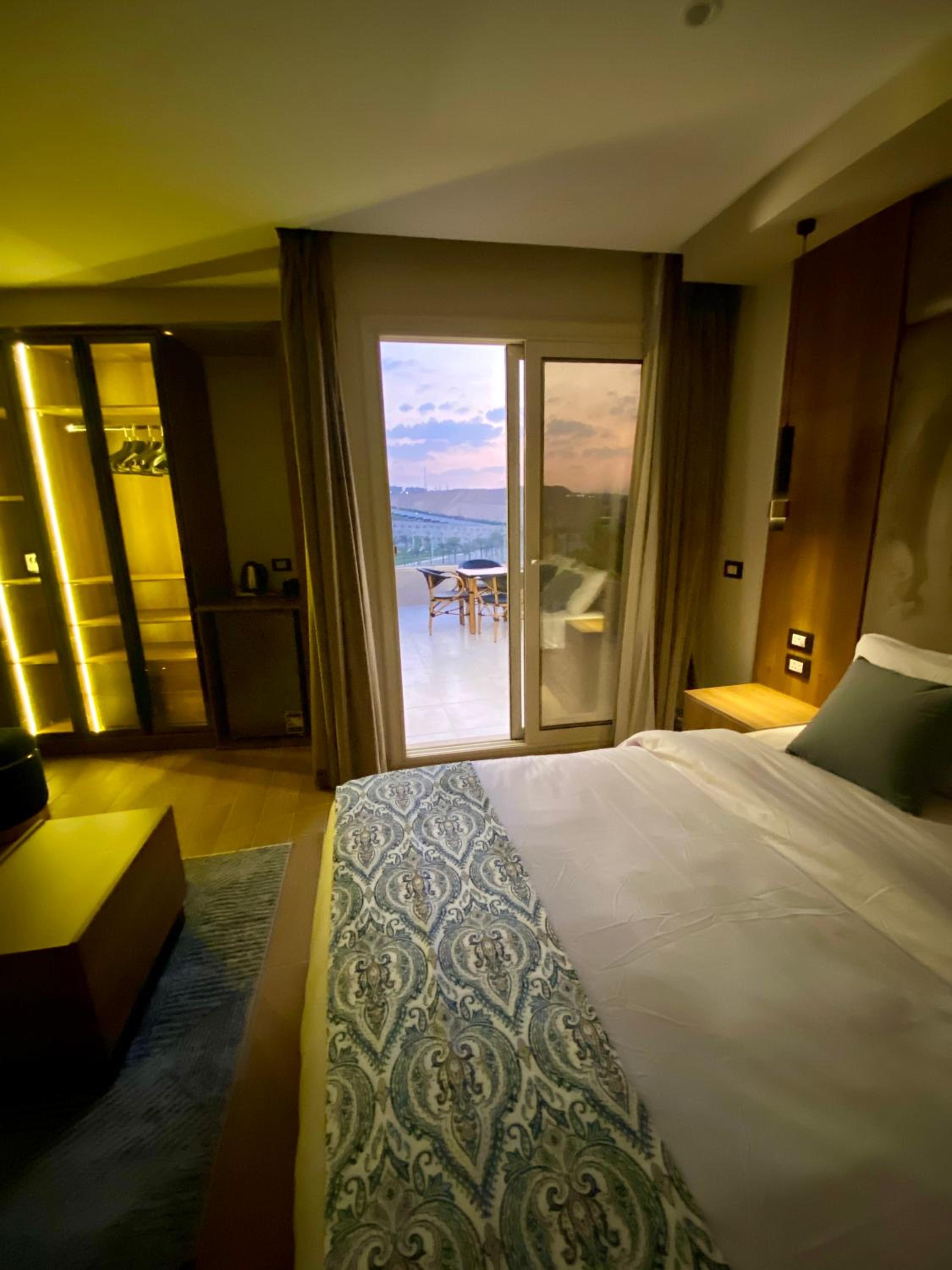 Queen Room with Balcony