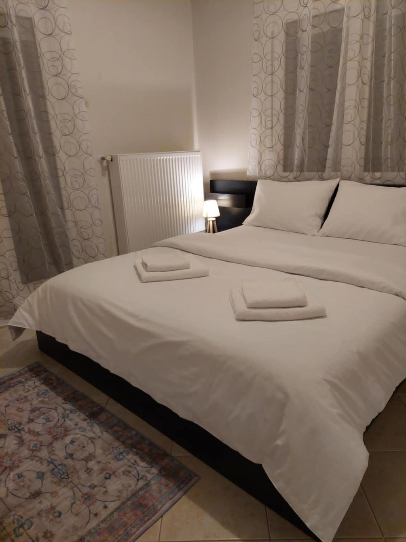 Three-Bedroom Apartment photo 1