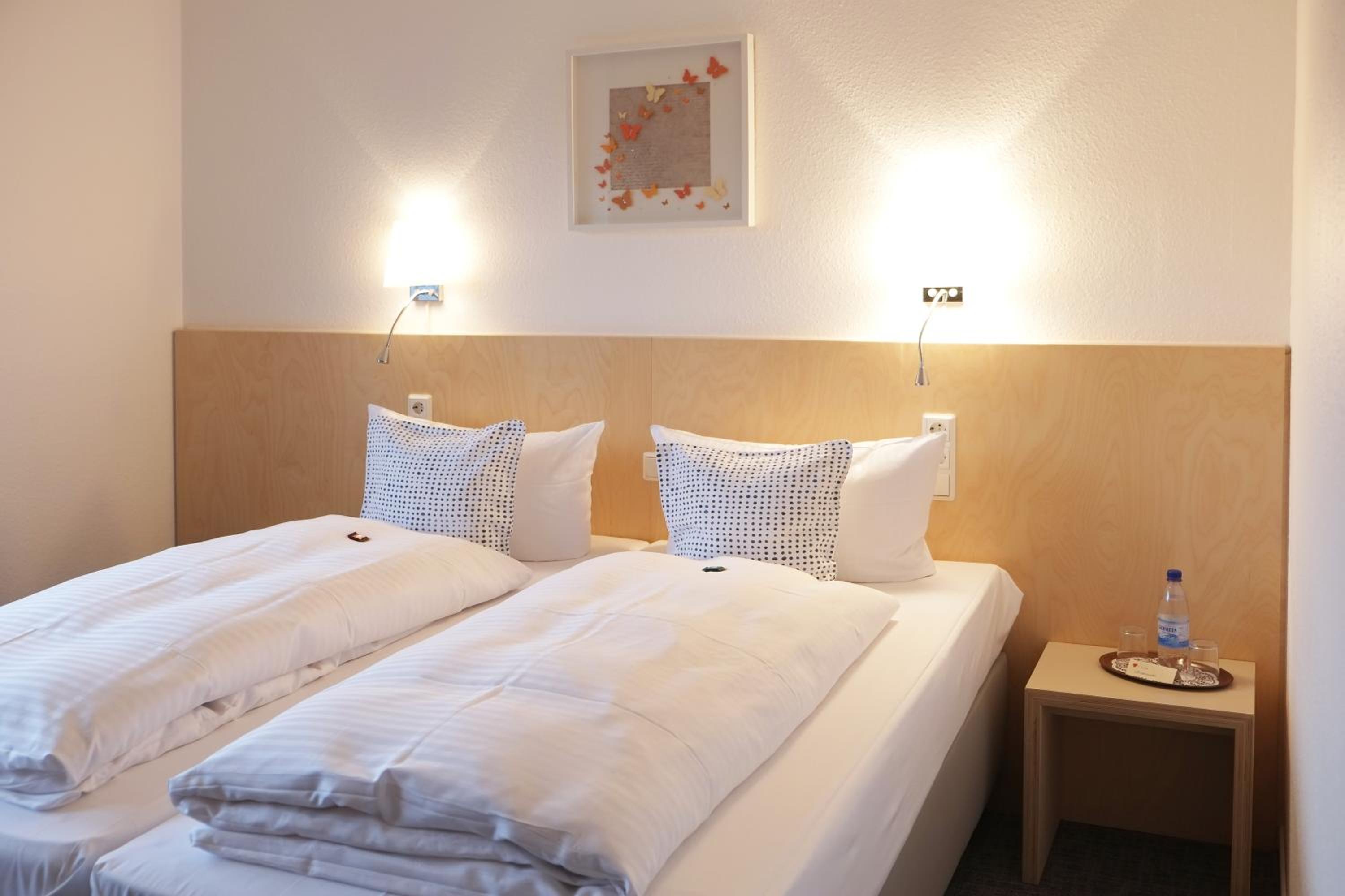 Standard Double Room - Photo 3