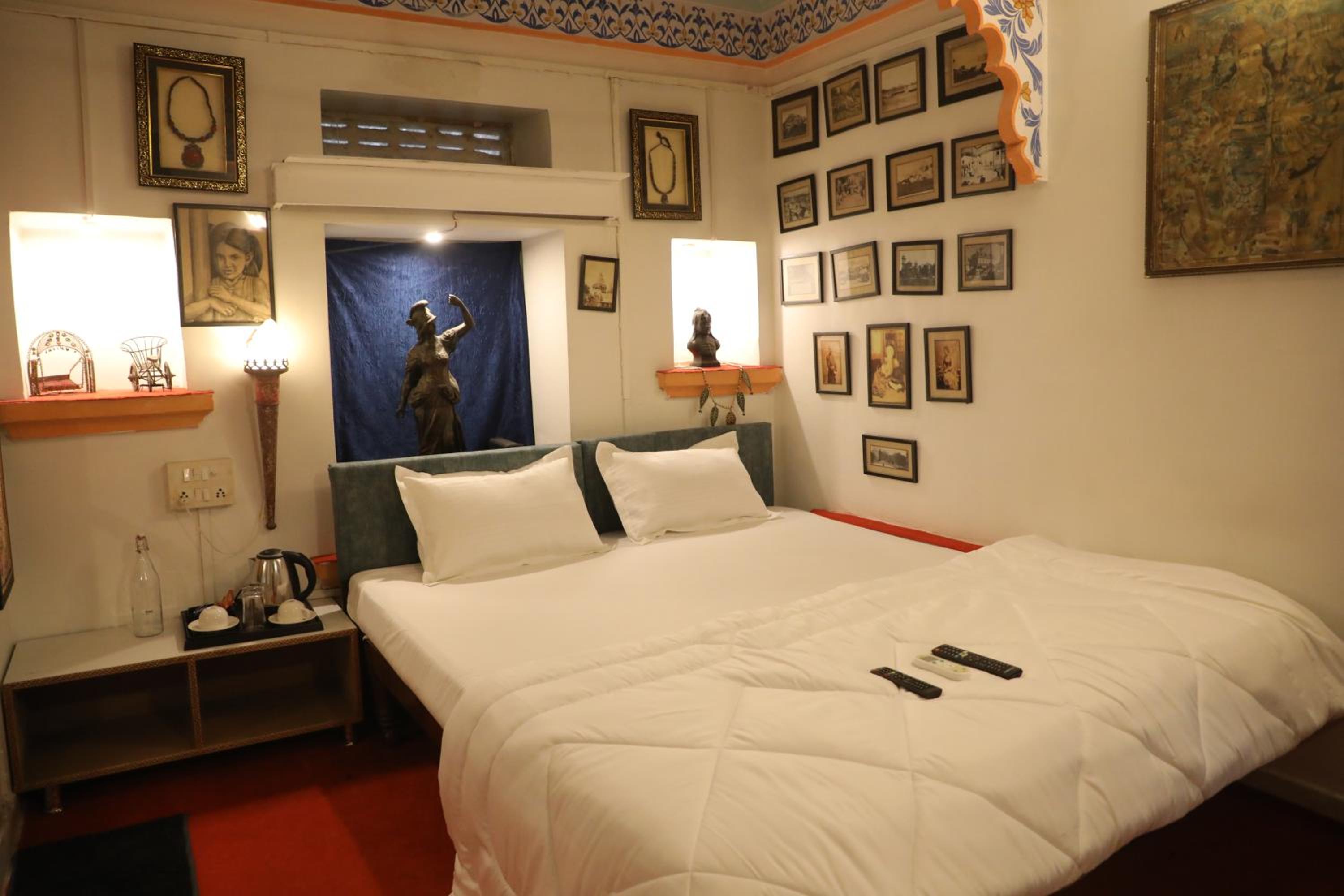 Suite - Photo 26