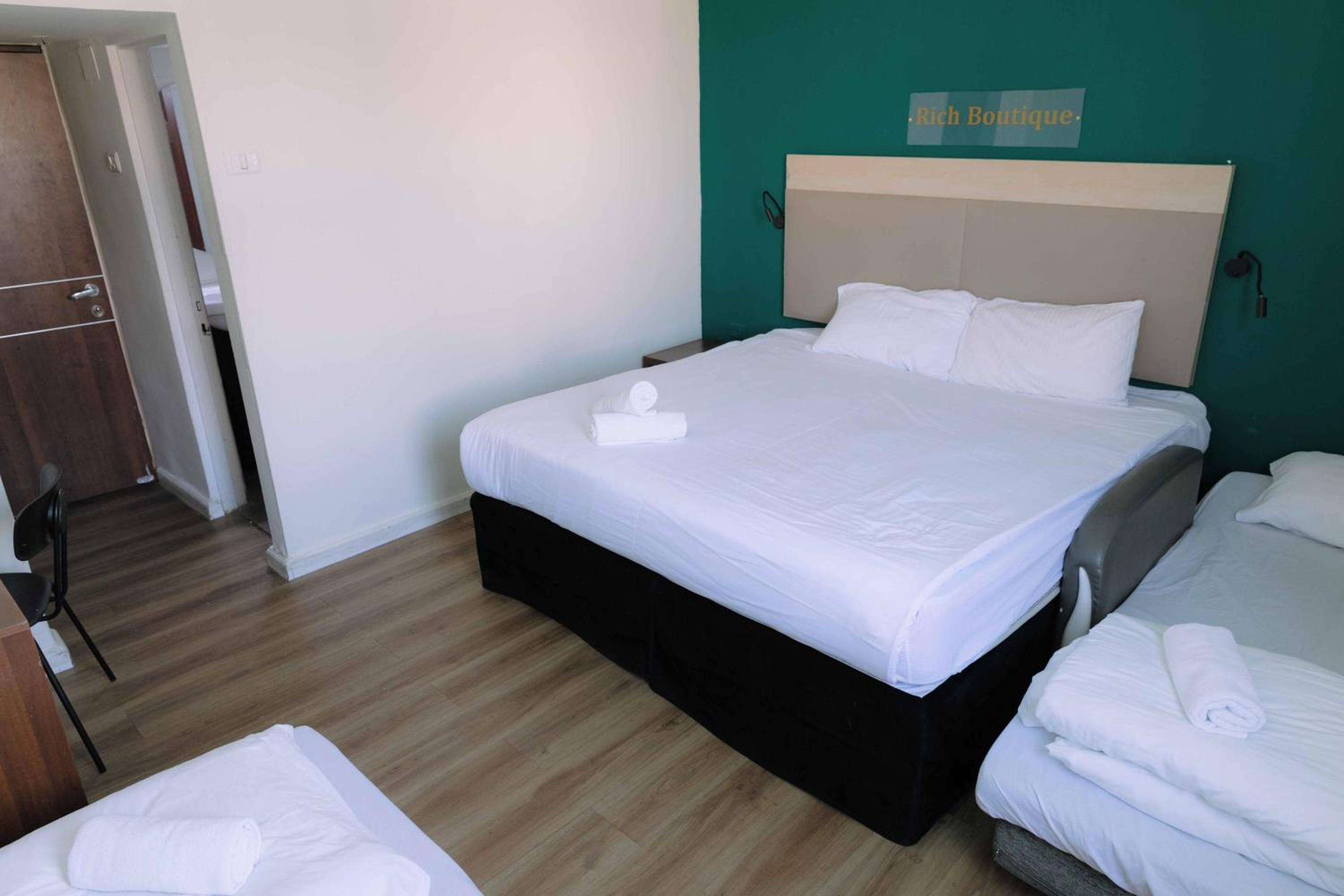 Classic Quadruple Room photo 3