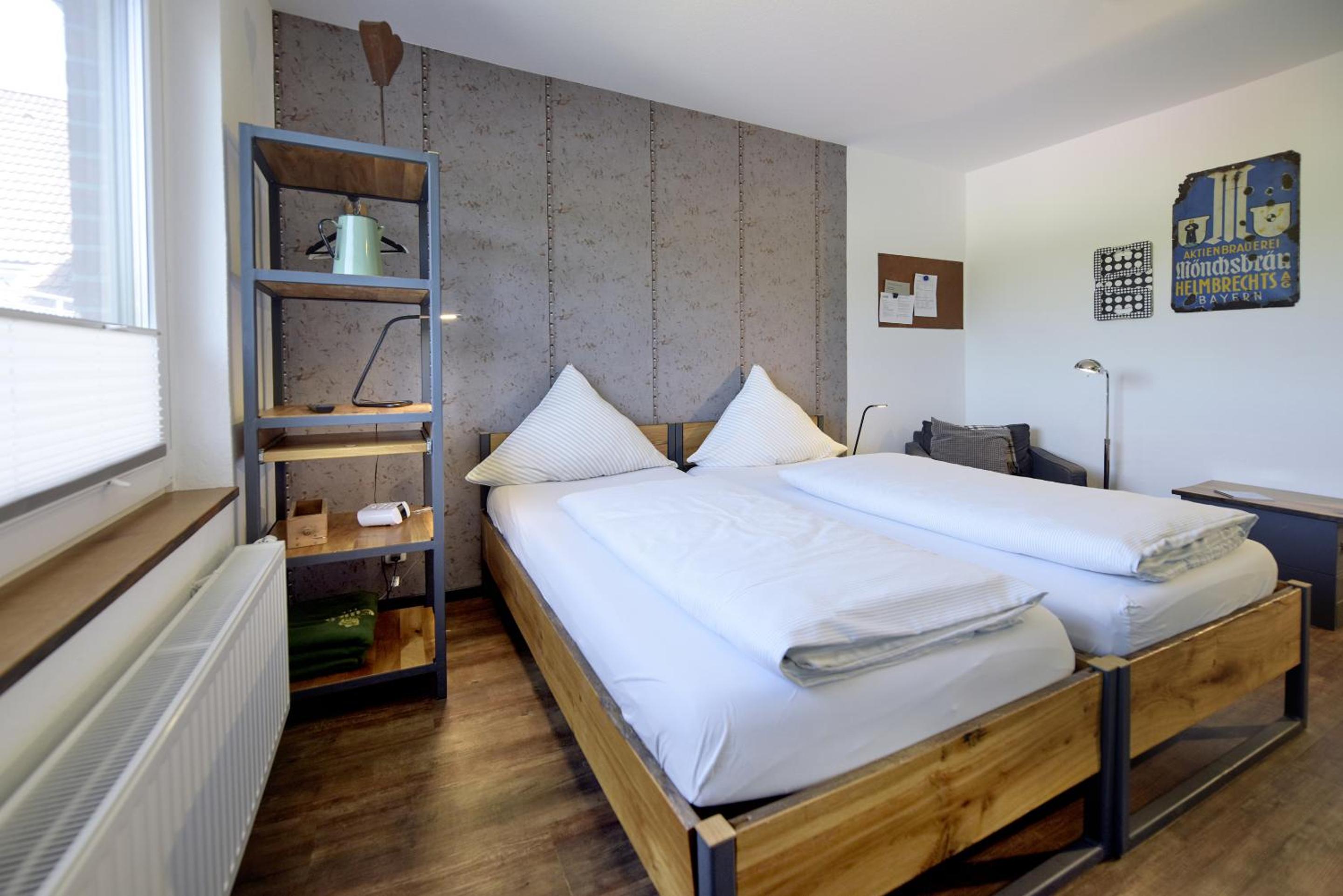 Standard Double Room - Photo 10